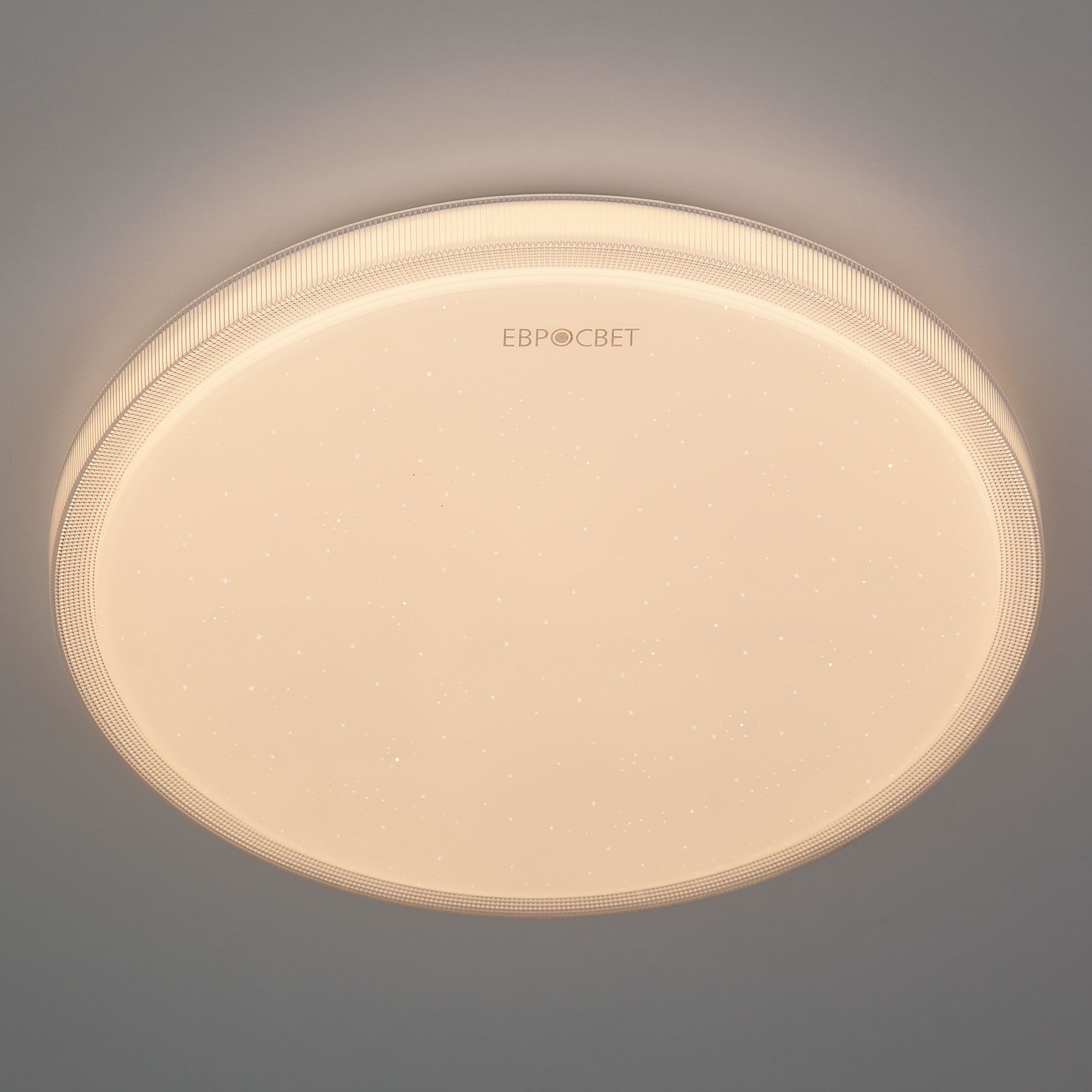 Настенно-потолочный светодиодный светильник с пультом Eurosvet Sandy 40014/1 LED белый. Фото 1