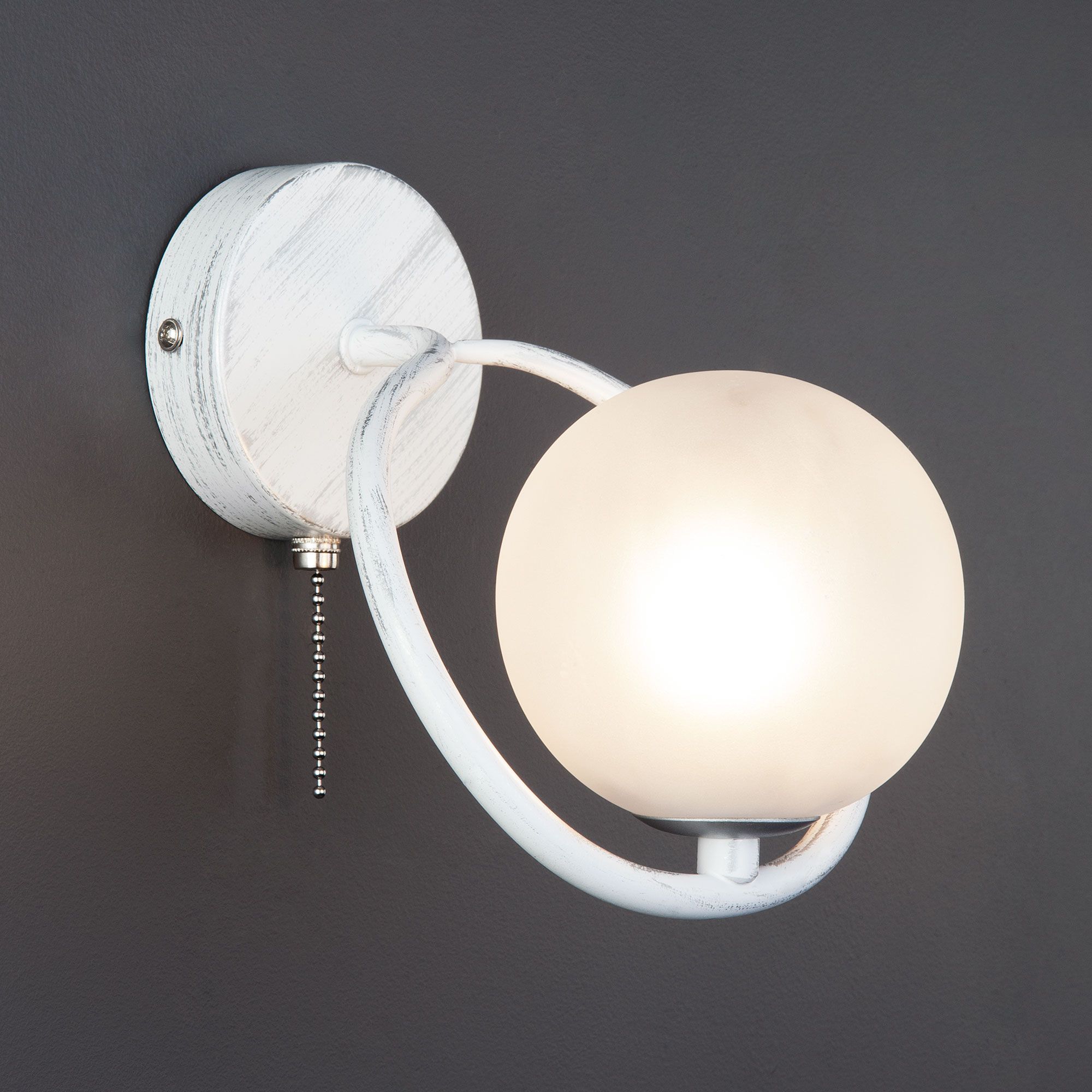 Настенный светильник Eurosvet Camomile 70089/1 белый с серебром. Фото 1