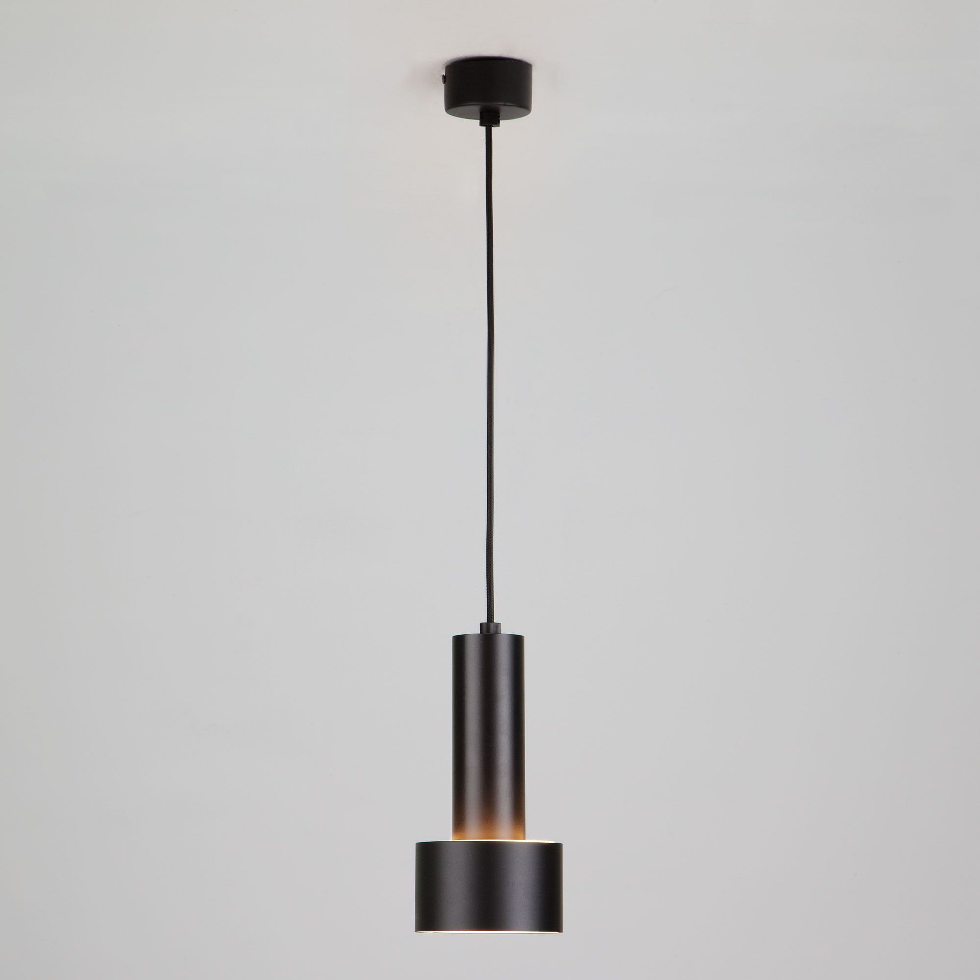 Подвесной светильник Eurosvet Charlie 50134/1 LED черный/золото. Фото 3