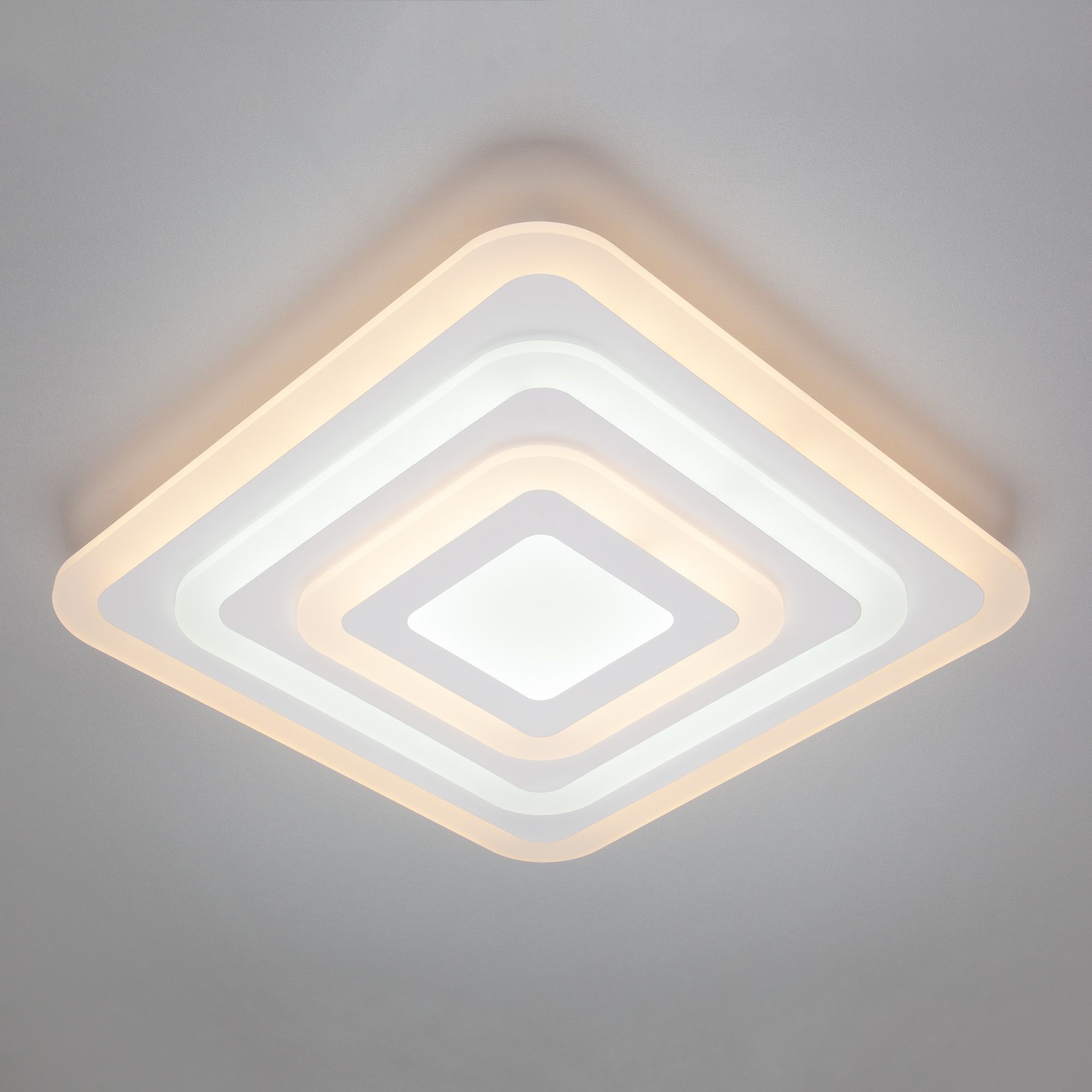 Квадратный потолочный светильник с пультом  Siluet 90118/1 белый. Фото 1