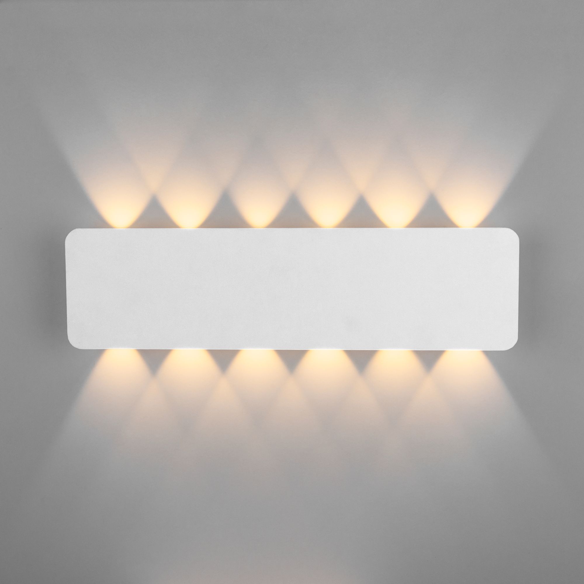 Настенный светильник Eurosvet Angle 40139/1 LED белый. Фото 1