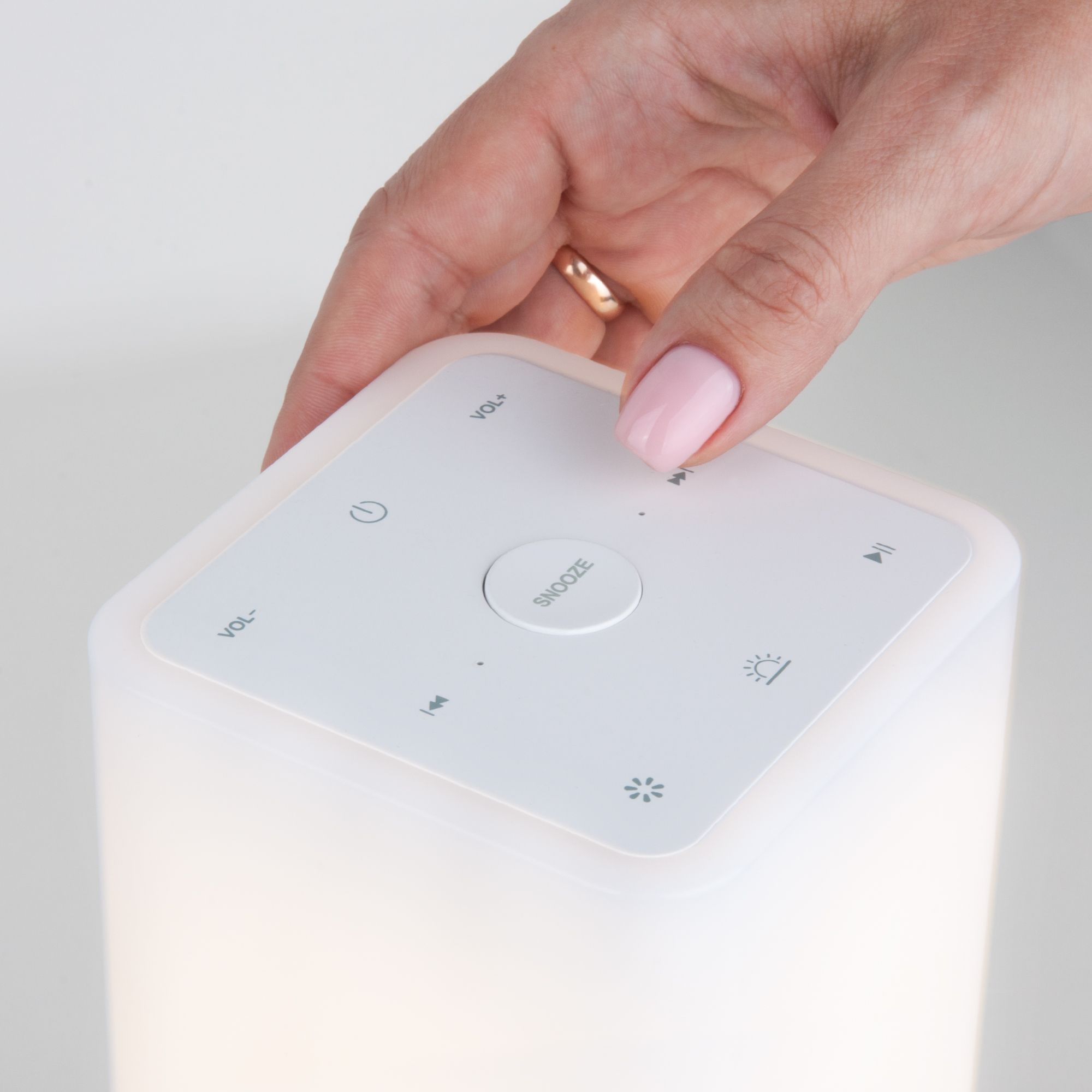 Smart-лампа с Bluetooth-колонкой Eurosvet Media 80418/1 серебристый. Фото 2