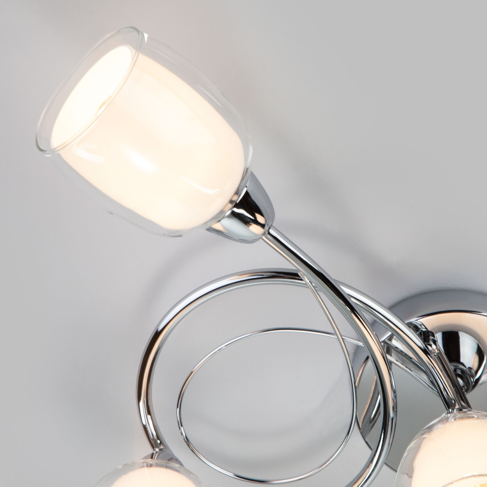 Потолочный светильник с плафонами  Potpourri 30153/5 белый. Фото 3