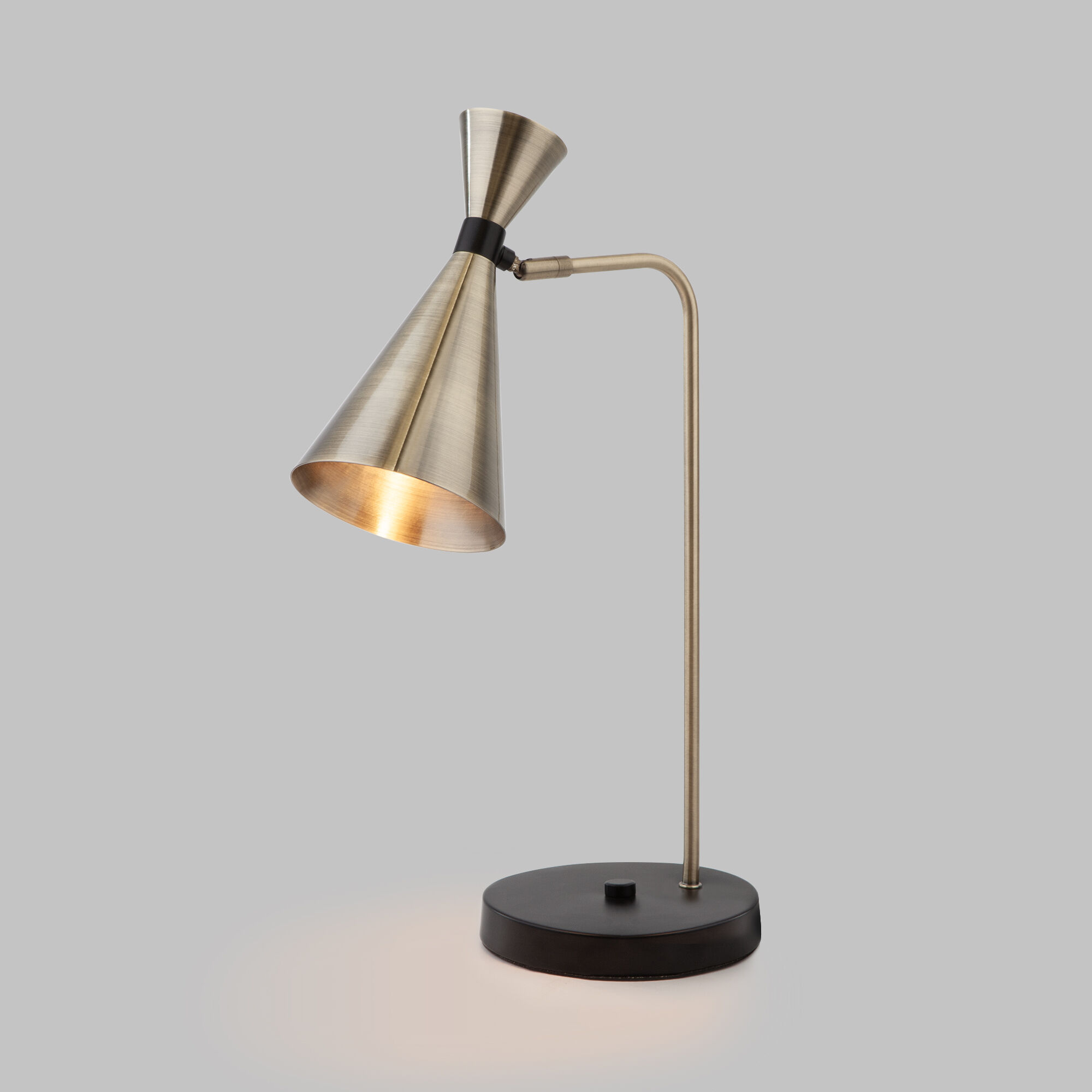 Настольная лампа в стиле лофт Bogate's Glustin 01109/1 латунь / черный. Фото 1