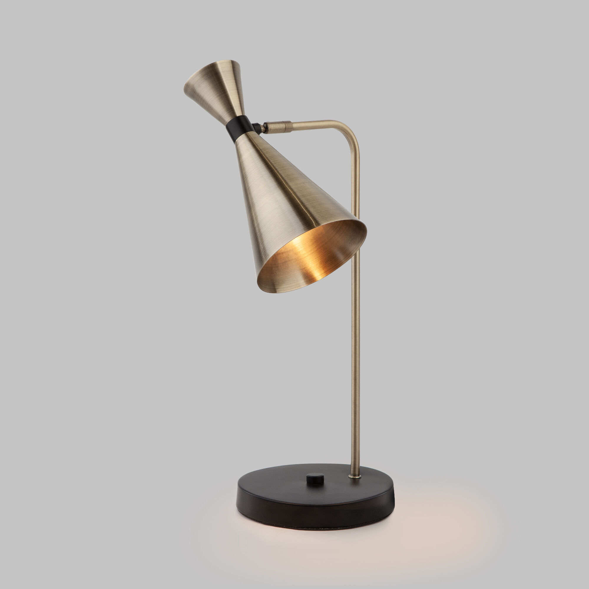Настольная лампа в стиле лофт Bogate's Glustin 01109/1 латунь / черный. Фото 4