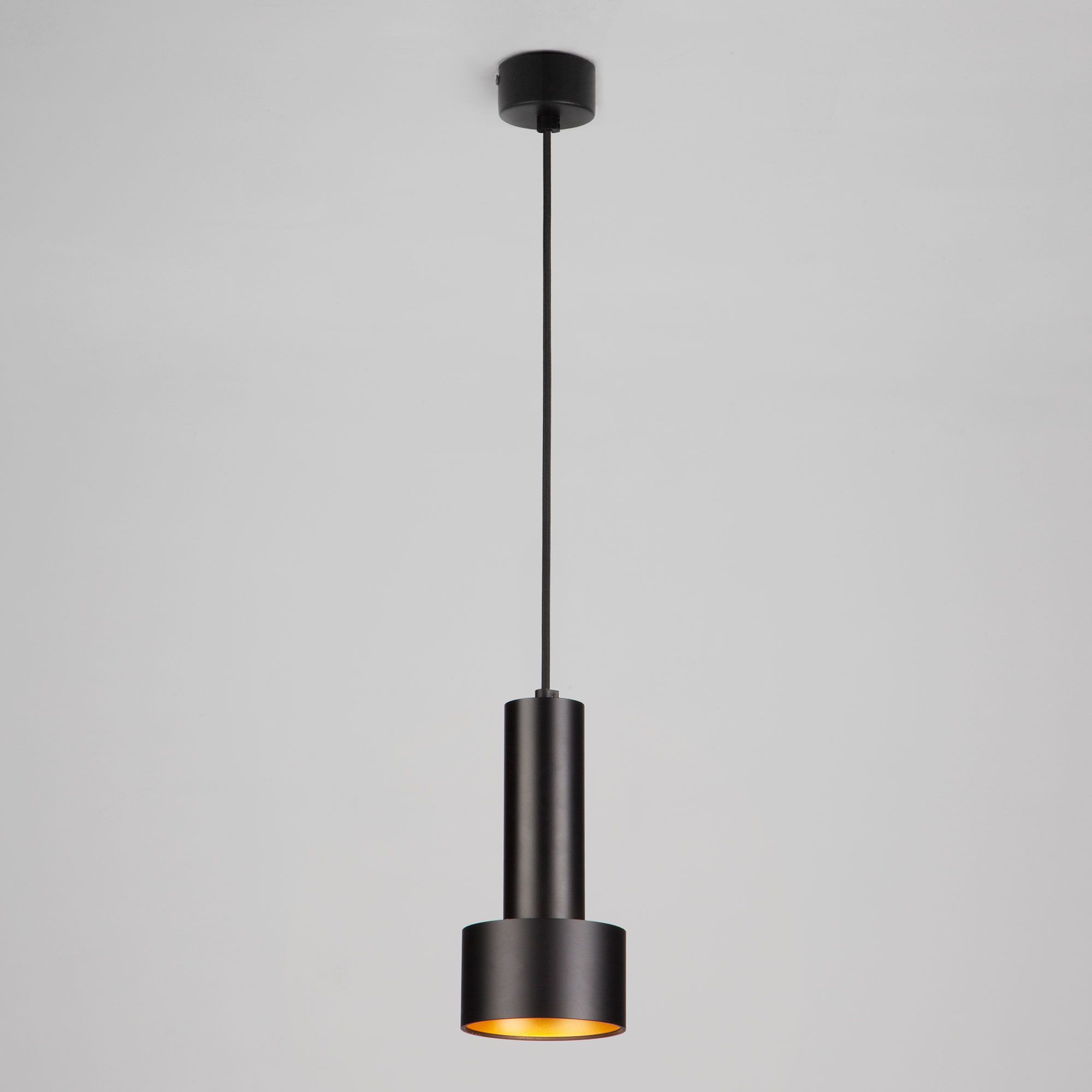 Подвесной светильник Eurosvet Charlie 50134/1 LED черный/золото. Фото 5