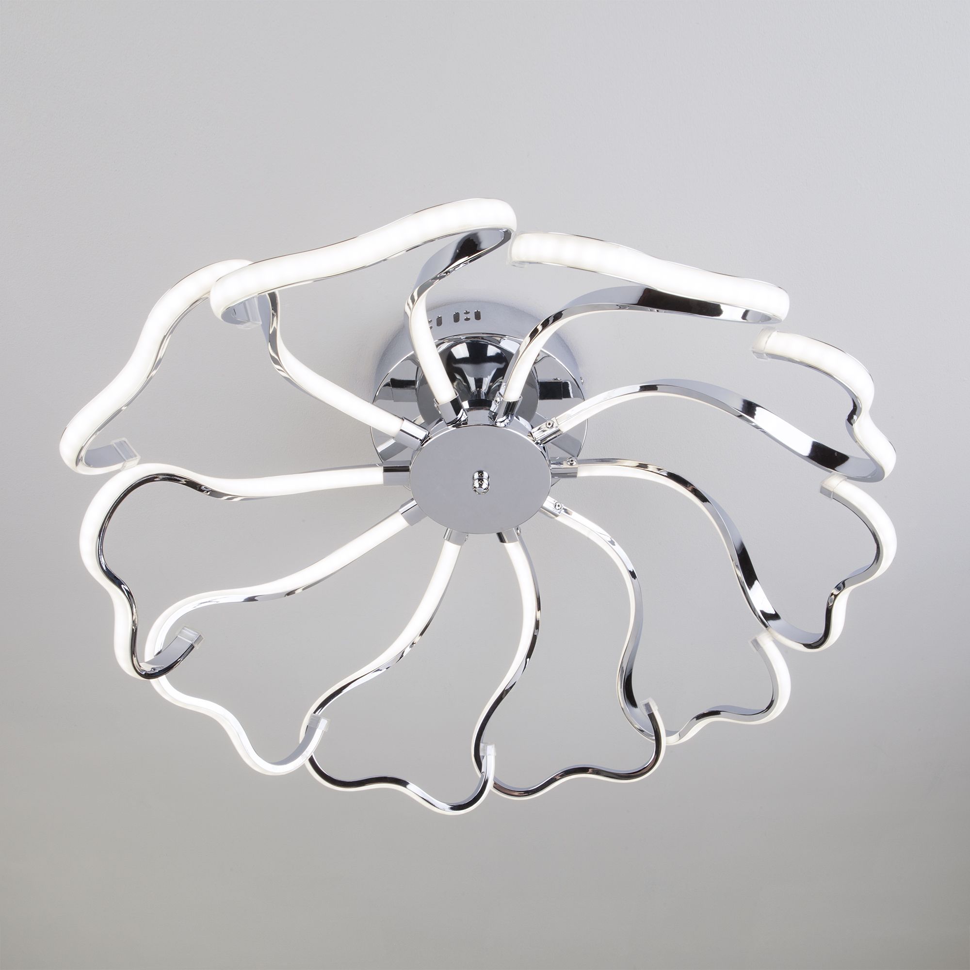 Светодиодный потолочный светильник Eurosvet Begonia 90095/10 хром. Фото 1