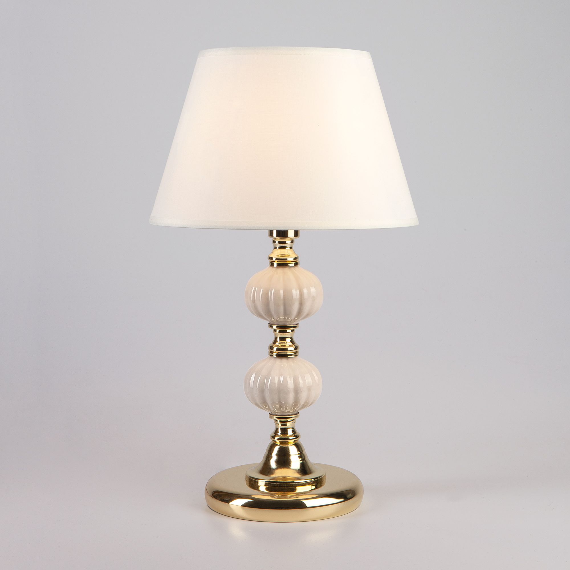 Классическая настольная лампа Eurosvet Mella 01028/1 золото. Фото 1