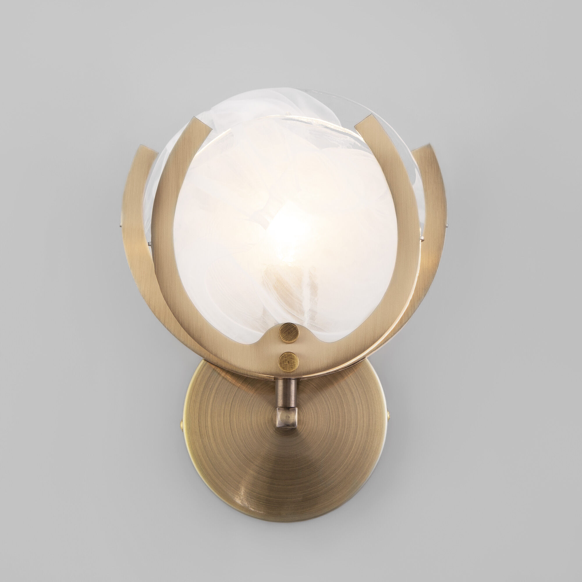 Настенный светильник со стеклянным рассеивателем Bogate's Galicia 354/1. Фото 2