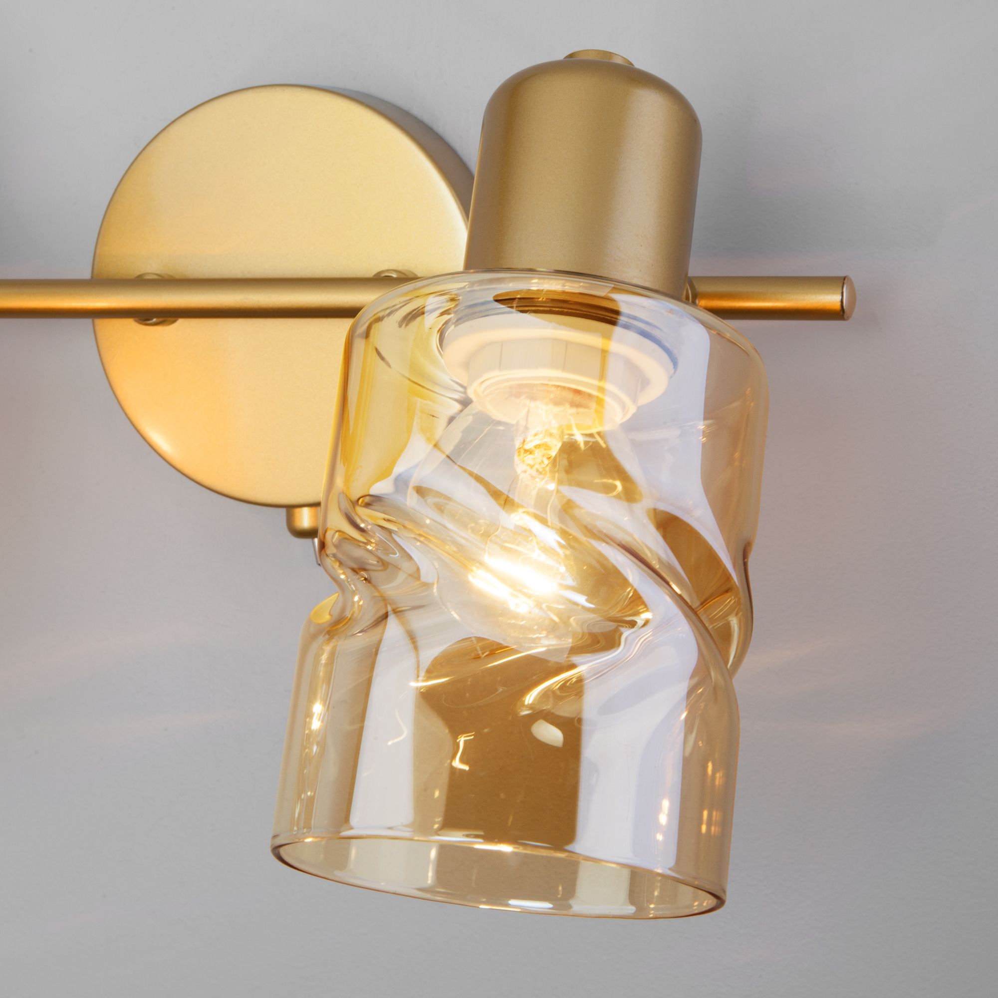Настенный светильник со стеклянными плафонами Eurosvet Ansa 20120/2 перламутровое золото. Фото 3