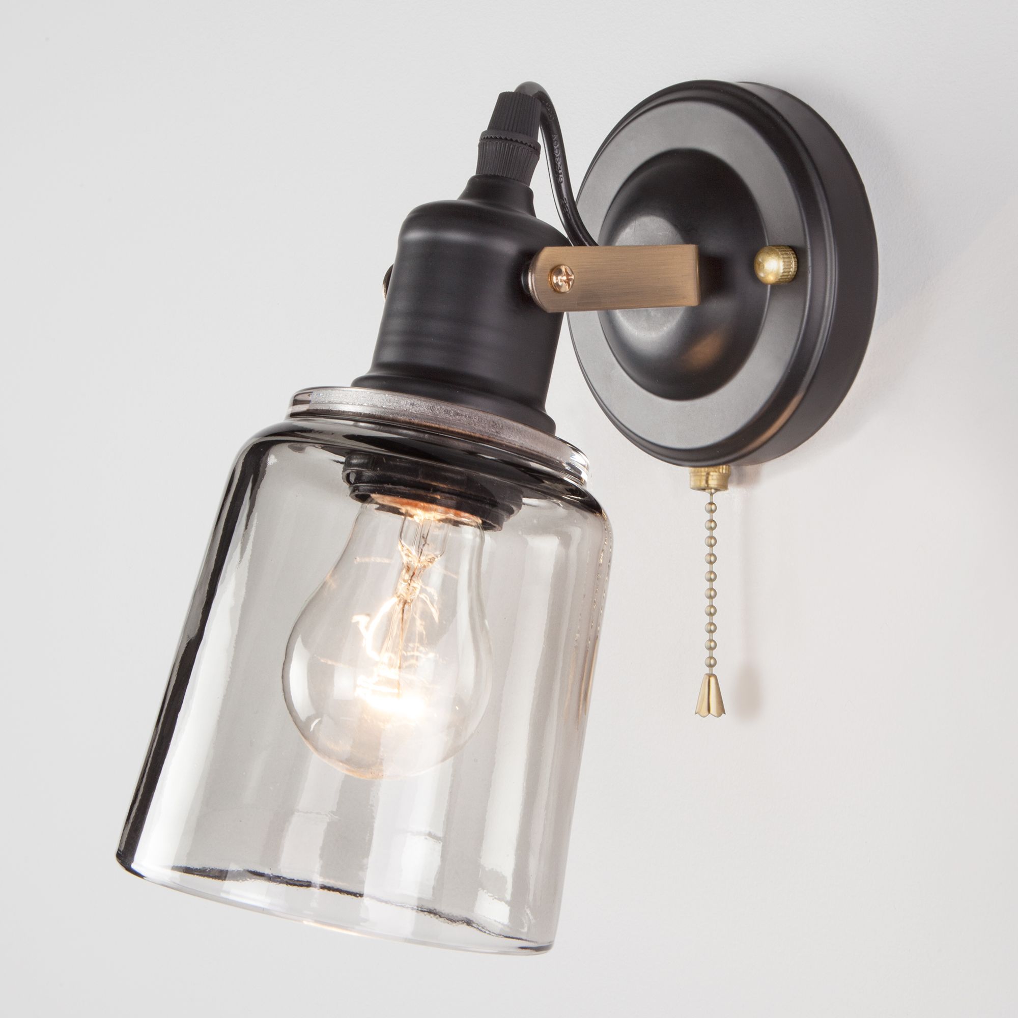 Настенный светильник в стиле лофт Eurosvet Astor 70111/1 черный. Фото 1