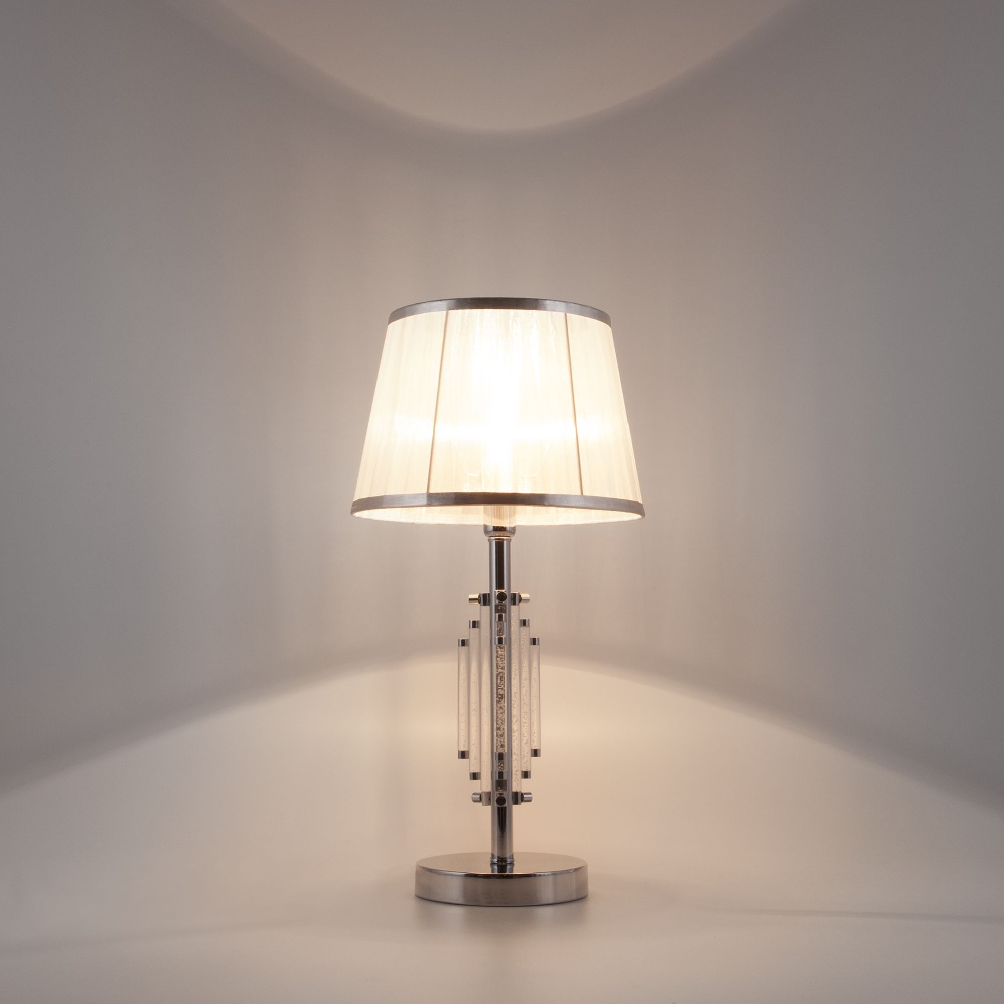Настольная лампа с абажуром Eurosvet Amalfi 01065/1 хром. Фото 3