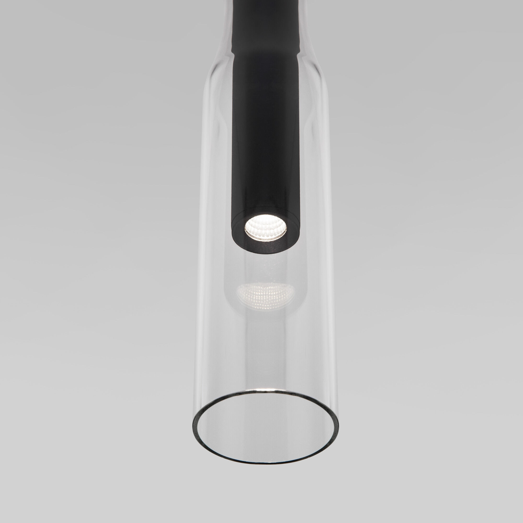 Подвесной светодиодный светильник со стеклянным плафоном Eurosvet Swan 50254/1 LED черный. Фото 2