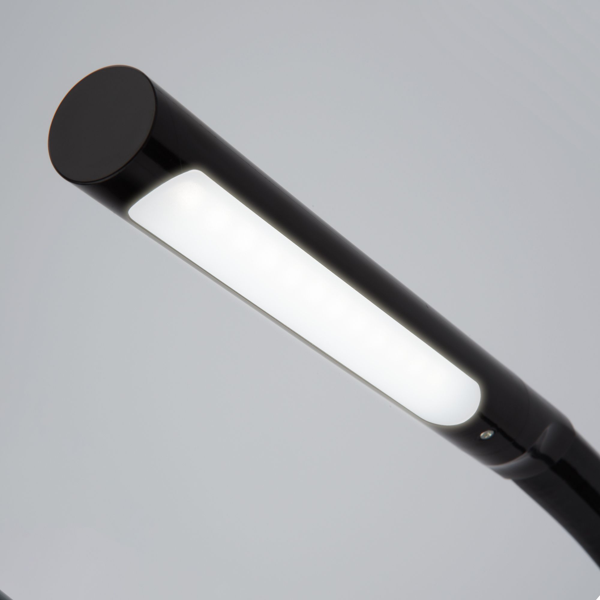 Светодиодная настольная лампа с гибким корпусом Eurosvet Arch 80501/1 черный. Фото 2