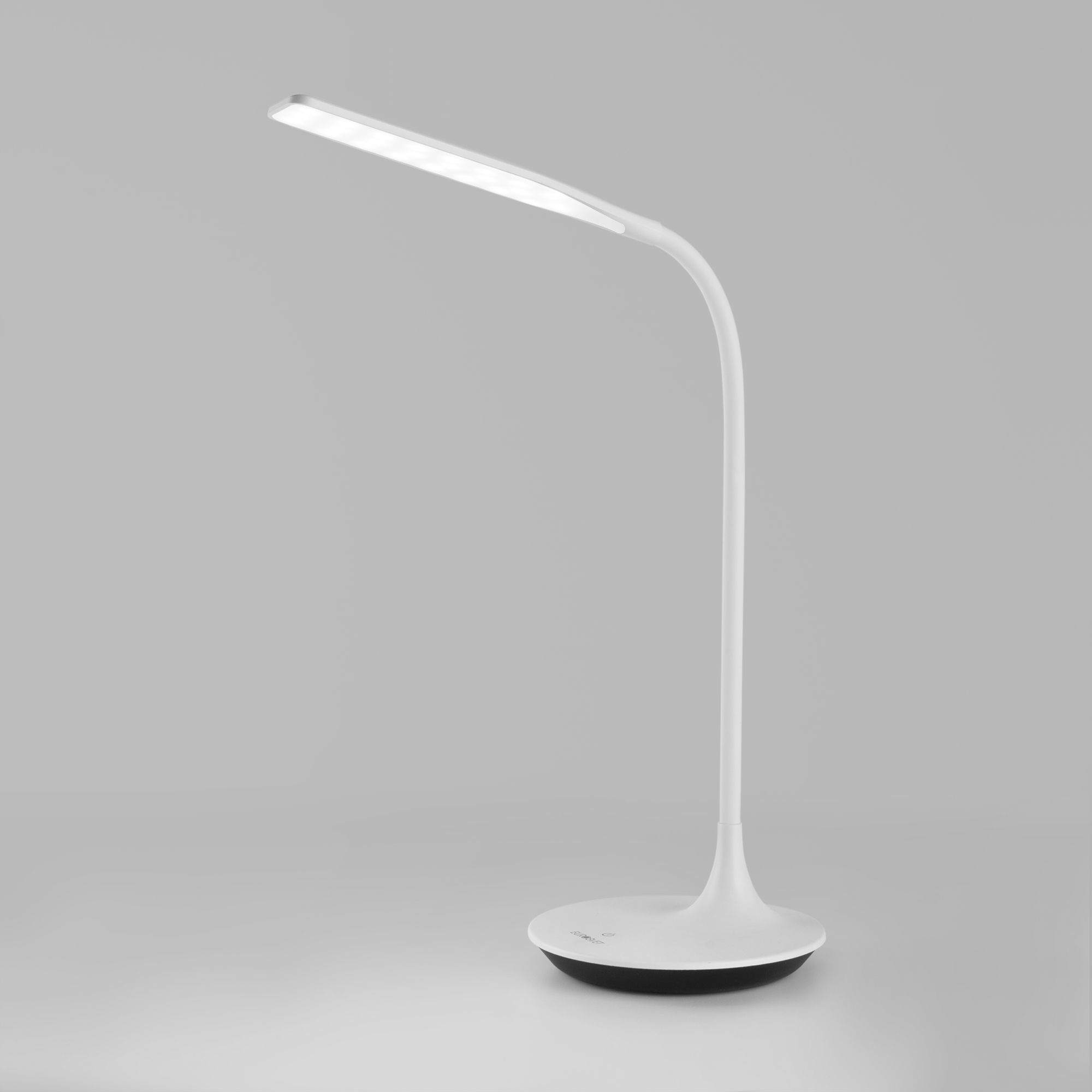 Светодиодная настольная лампа Eurosvet Urban 80422/1 белый. Фото 1