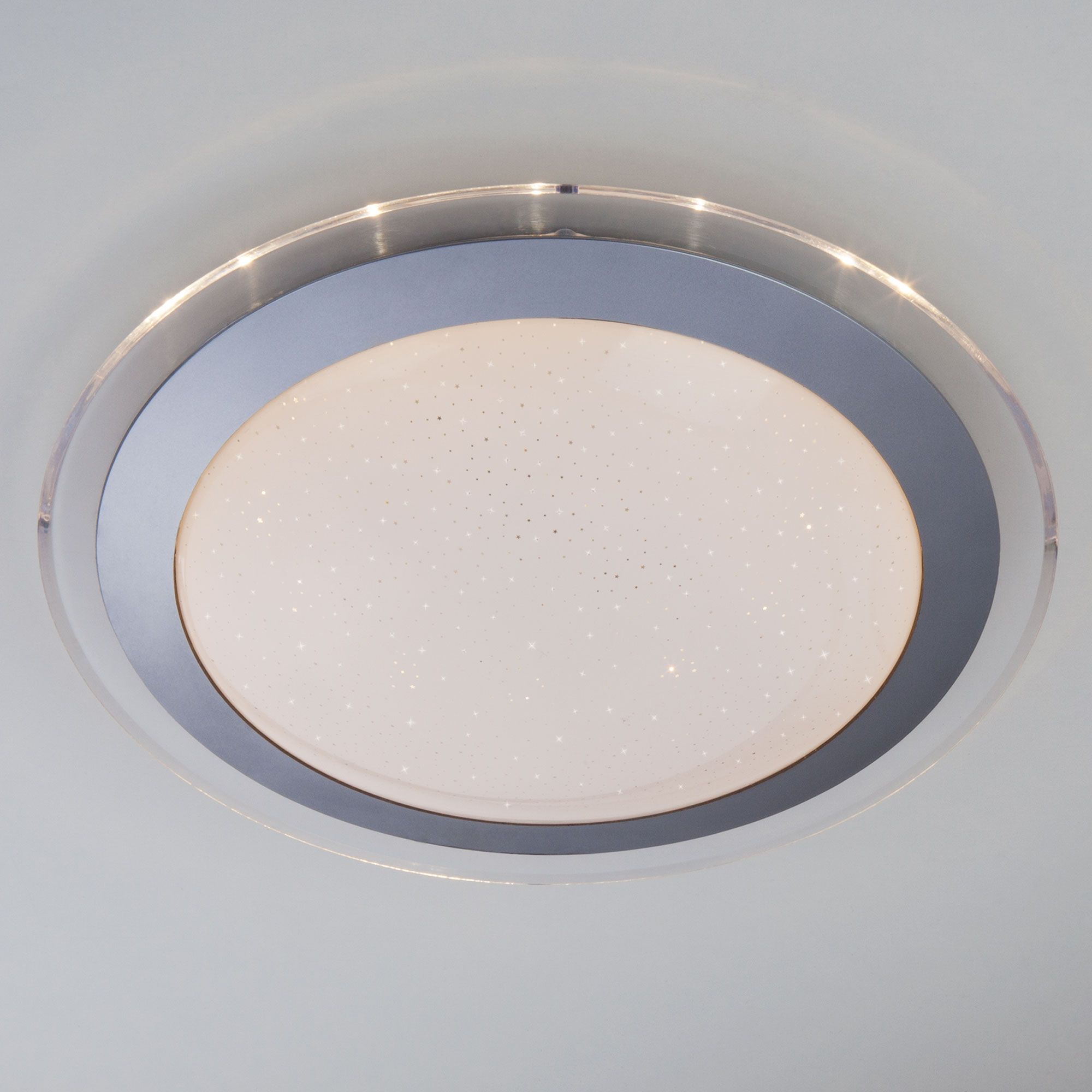 Светодиодный настенно-потолочный светильник с пультом Eurosvet Fusion 40002/1 LED матовое серебро. Фото 1
