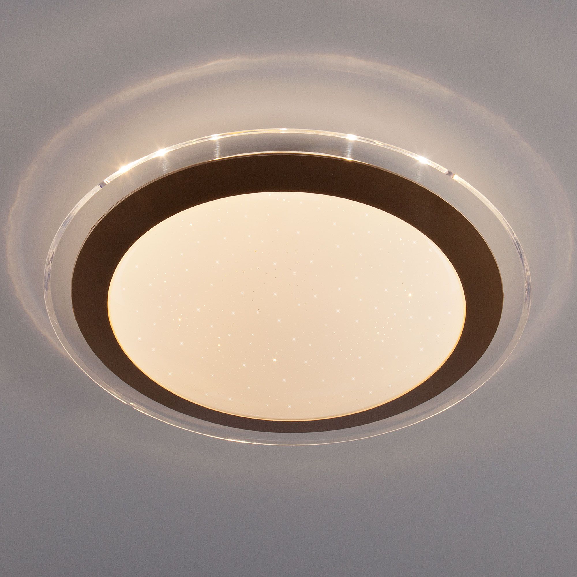 Настенно-потолочный накладной светильник с пультом Eurosvet Fusion 40002/1 LED матовое золото. Фото 3