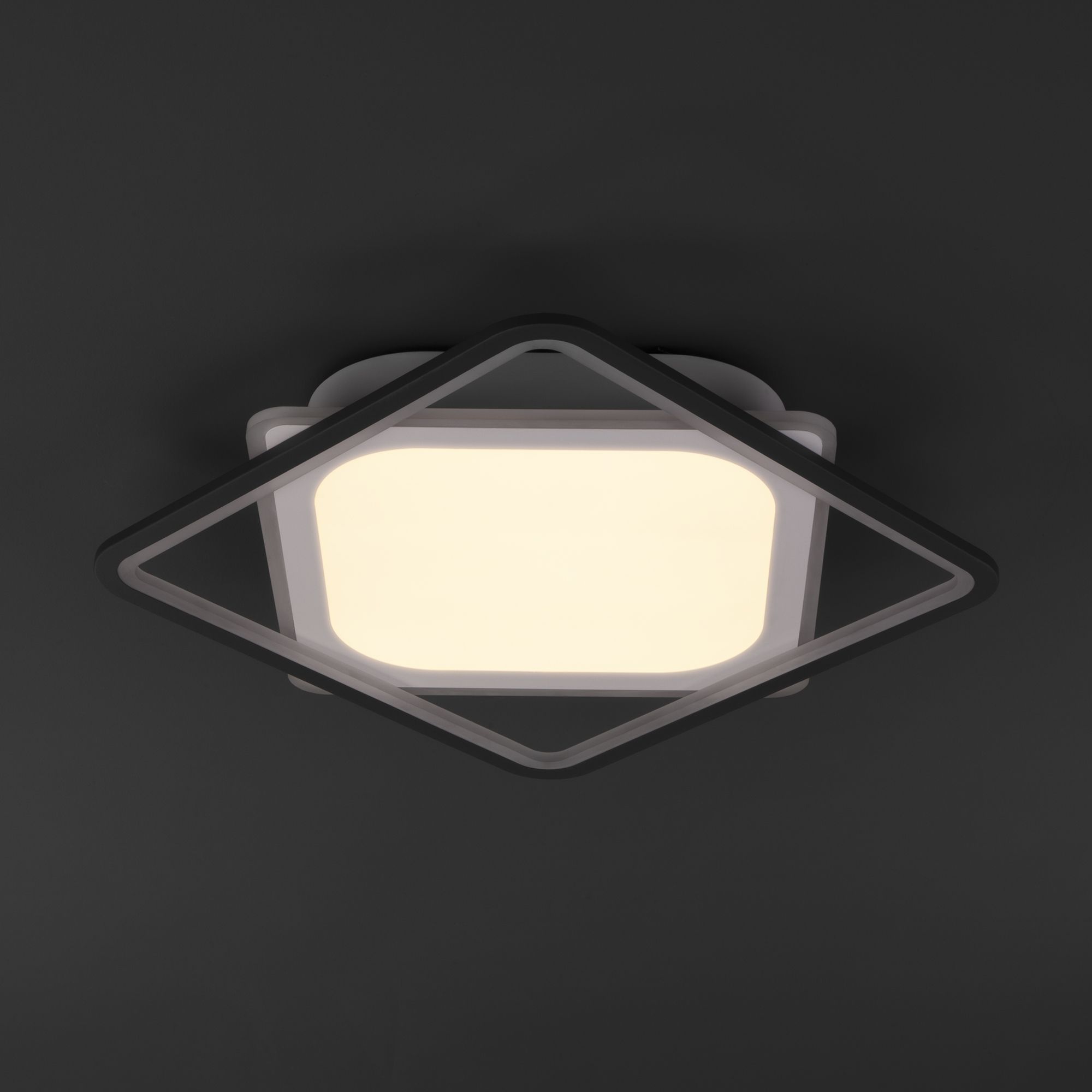 Потолочный светодиодный светильник с пультом управления Eurosvet Shift 90157/1 белый. Фото 3