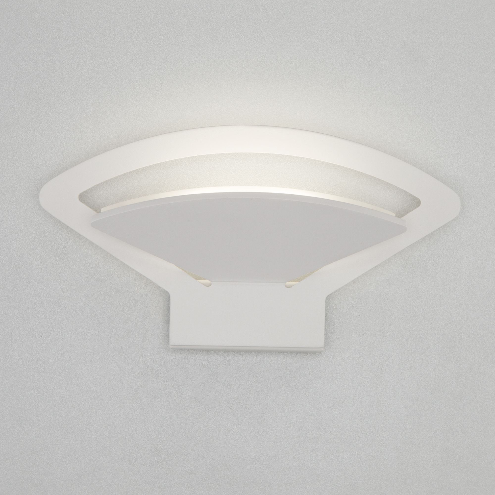 Настенный светодиодный светильник Pavo LED Elektrostandard Pavo MRL LED 1009 белый. Фото 2