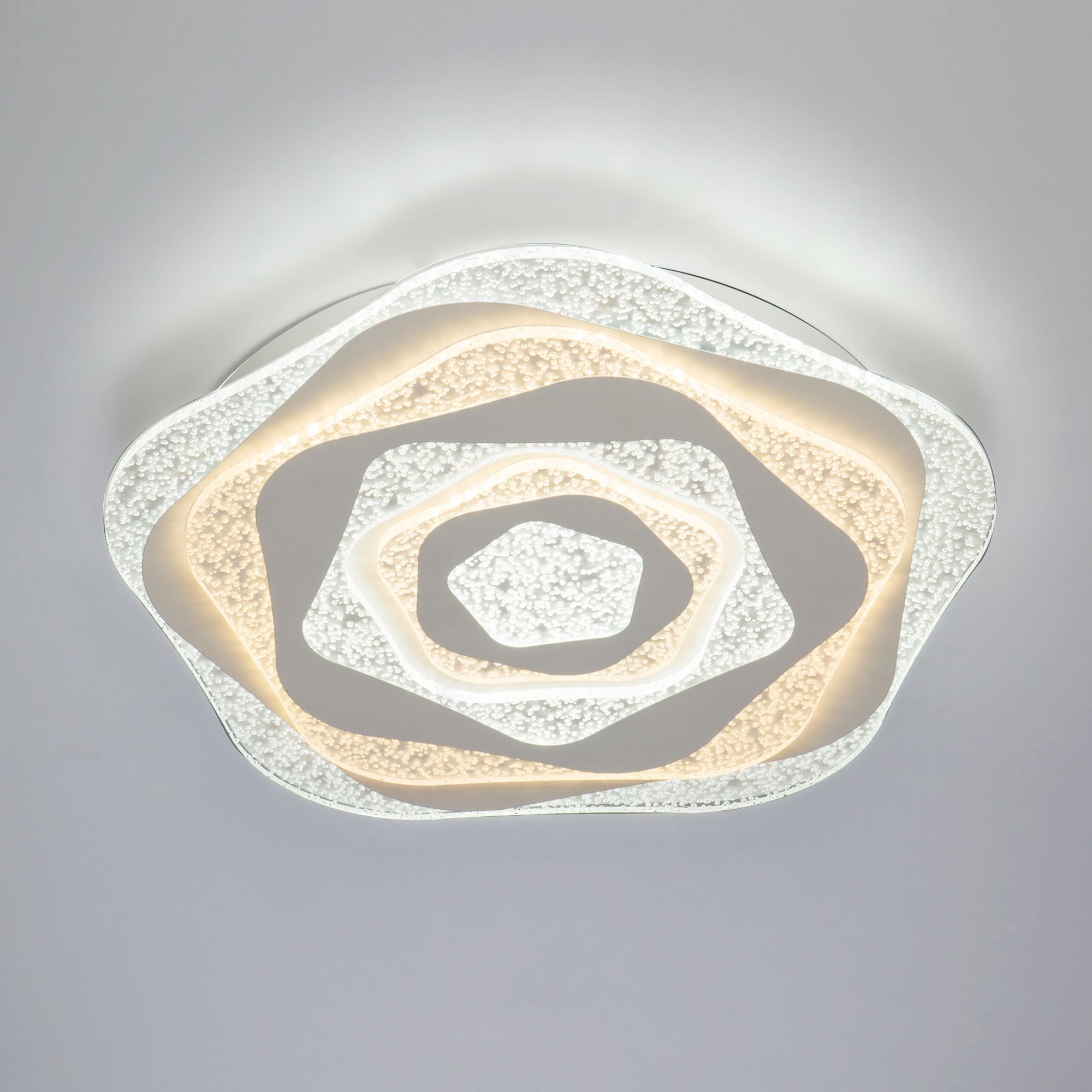 Потолочный светильник с пультом Eurosvet Puff 90162/1 белый. Фото 1