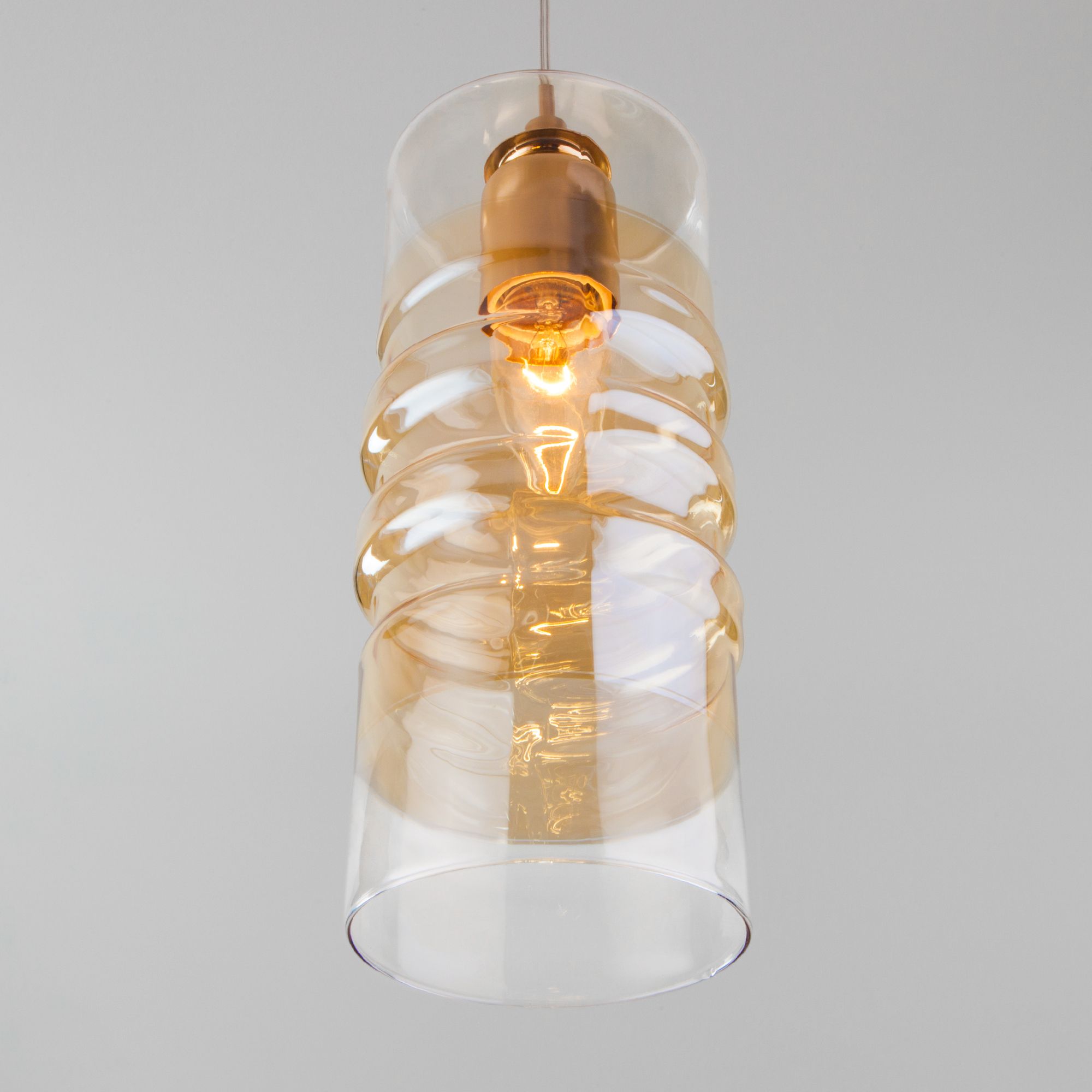 Подвесной светильник со стеклянным плафоном Eurosvet Block 50185/1 золото. Фото 3