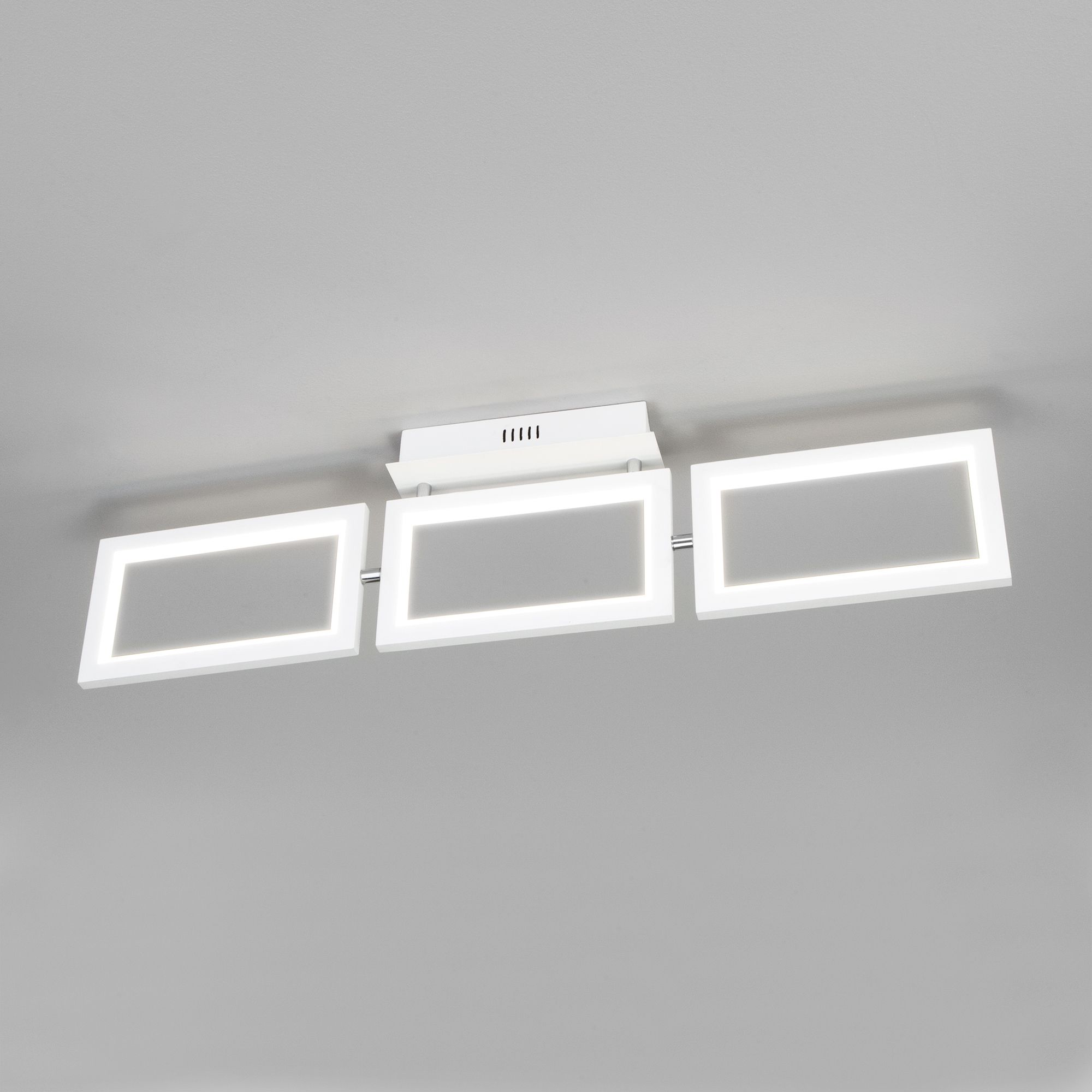 Потолочный светодиодный светильник Eurosvet Maya 90223/3 белый. Фото 1