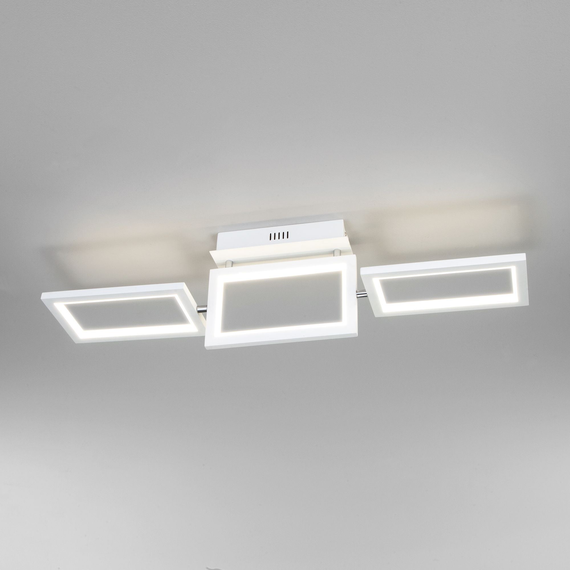 Потолочный светодиодный светильник Eurosvet Maya 90223/3 белый. Фото 2