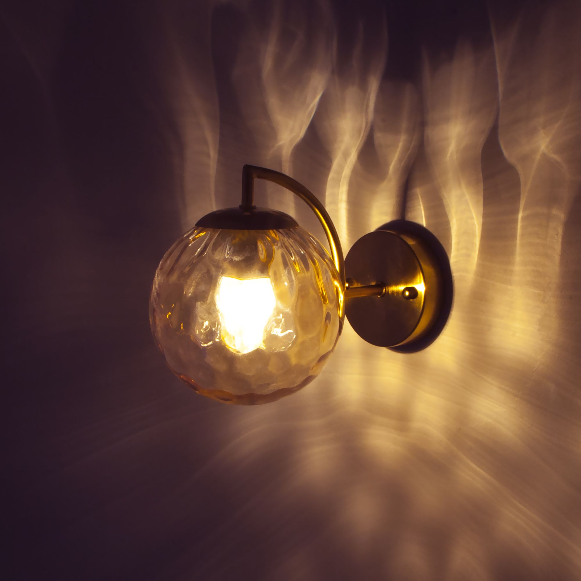 Настенный светильник с плафоном Eurosvet Eden 30178/1 латунь. Фото 3