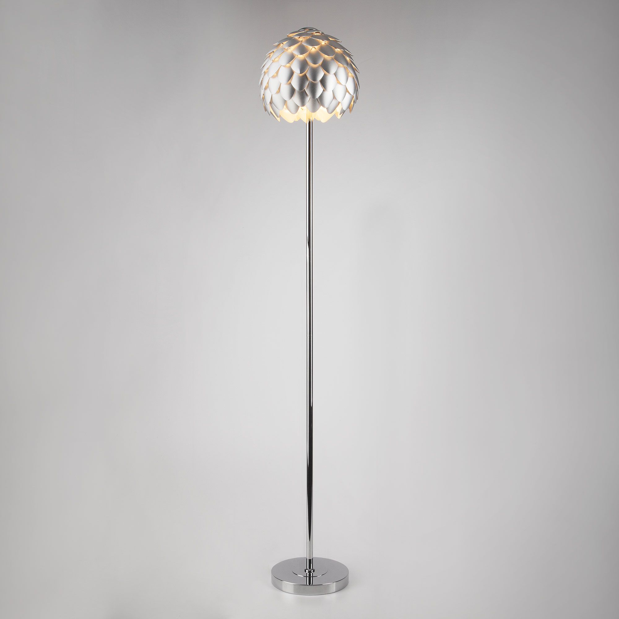 Напольный светильник с металлическим плафоном Bogate's Cedro 01100/1 серебряный / хром. Фото 1