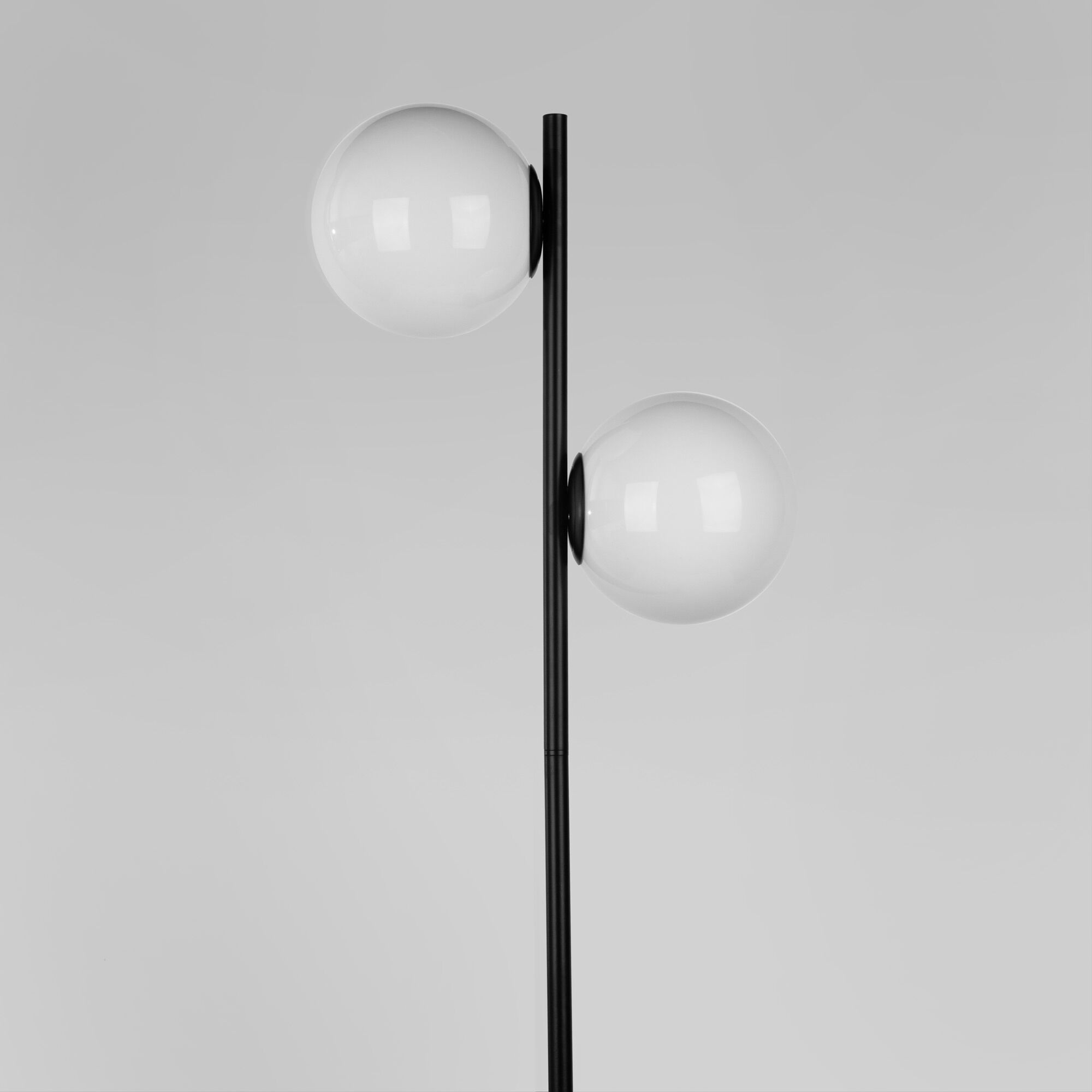 Напольный светильник с мраморным основанием Eurosvet Marbella 01158/2 черный. Фото 2
