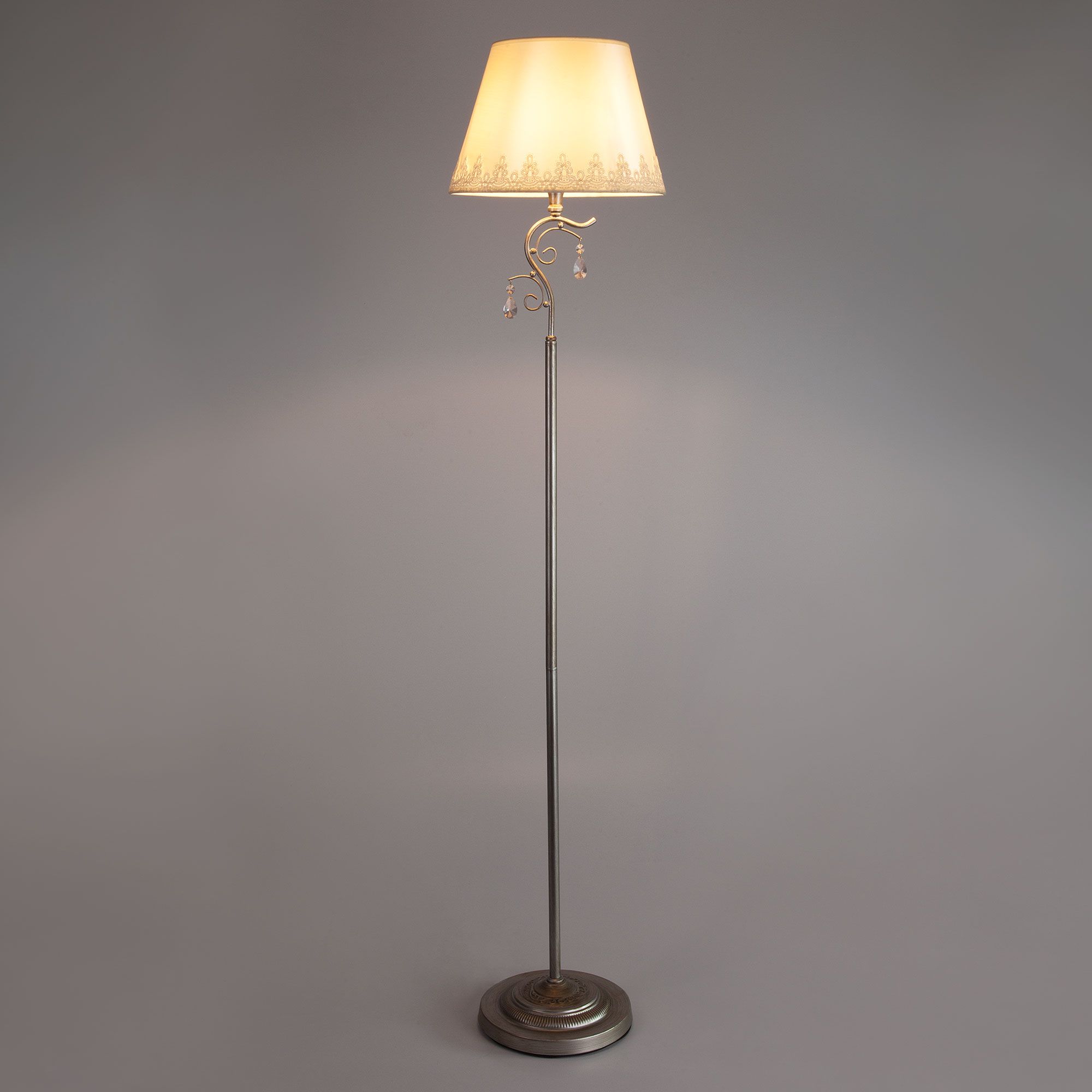 Напольный светильник с тканевым абажуром Eurosvet Incanto 01023/1 серебро. Фото 4