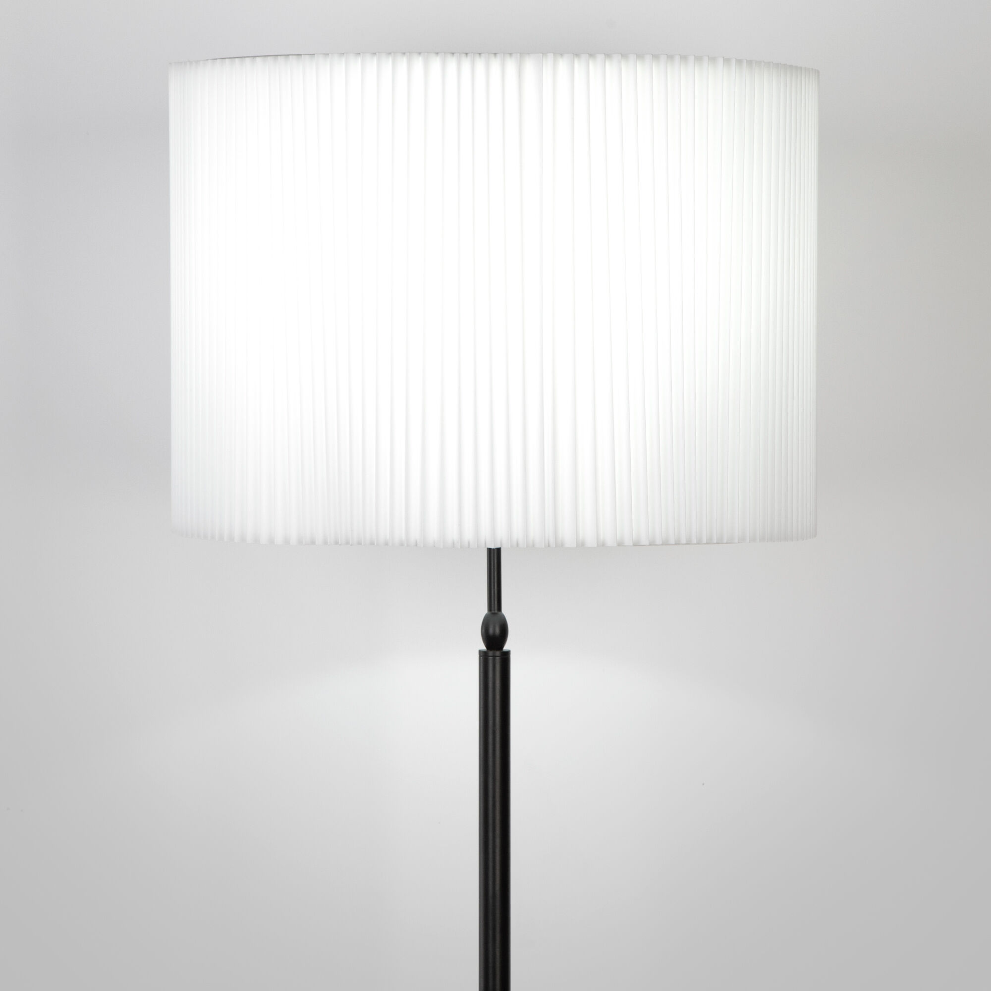 Напольный светильник с тканевым абажуром Eurosvet Notturno 01163/1 черный. Фото 3