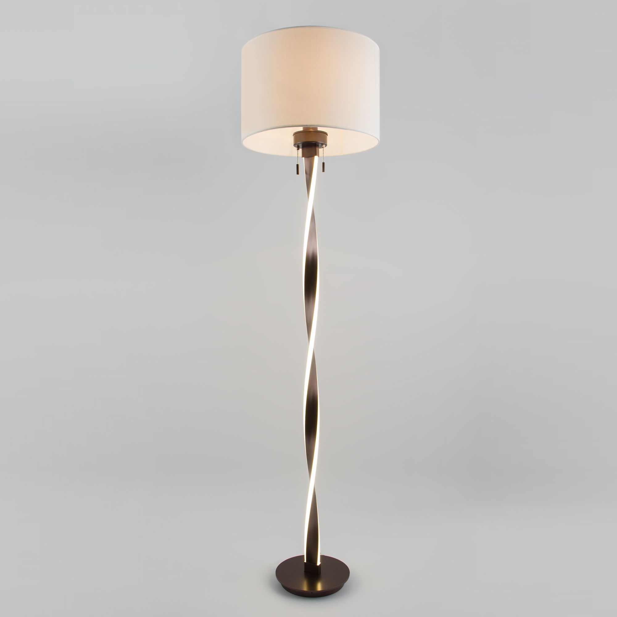 Напольный светодиодный светильник с тканевым абажуром Bogate's Titan 990 белый / коричневый. Фото 1