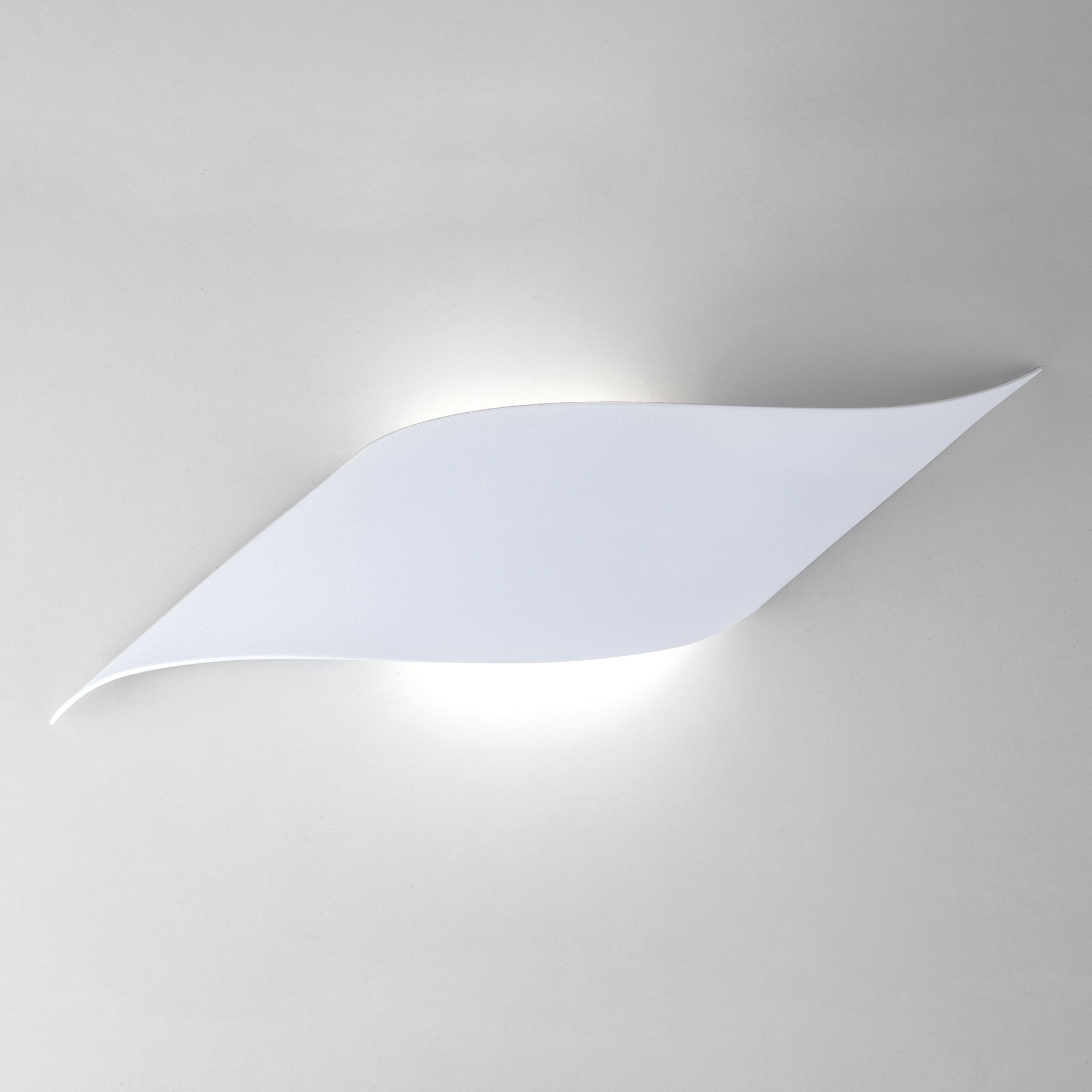 Настенный светильник Eurosvet Elegant 40130/1 LED белый. Фото 1