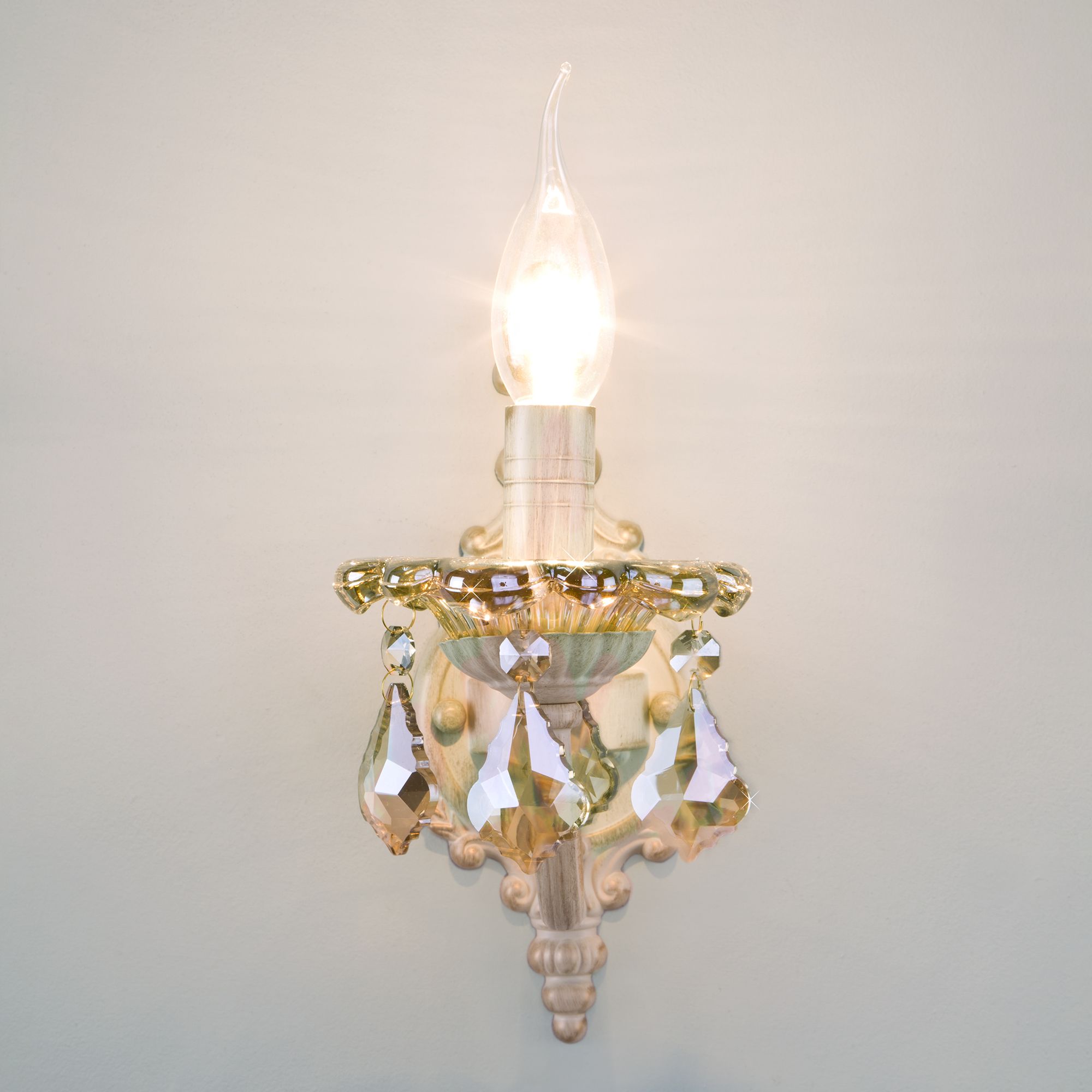 Настенный светильник с хрусталем Eurosvet Elisha 3281/1 белый с золотом. Фото 4