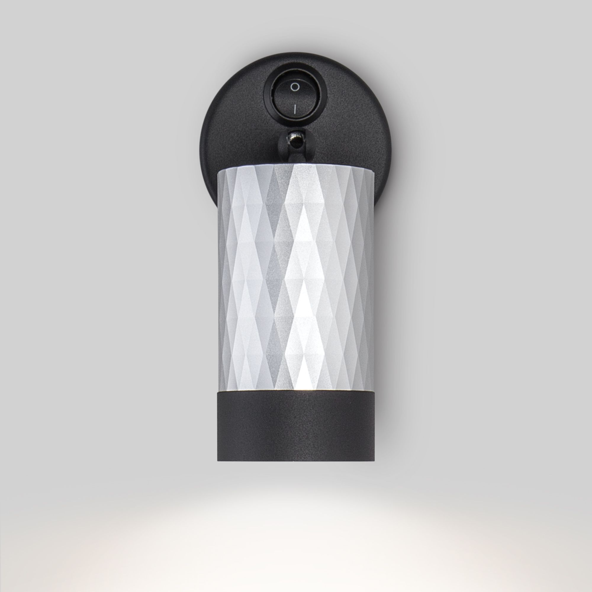 Настенный светильник с металлическим плафоном Eurosvet Mizar 20088/1 черный / серебро. Фото 3