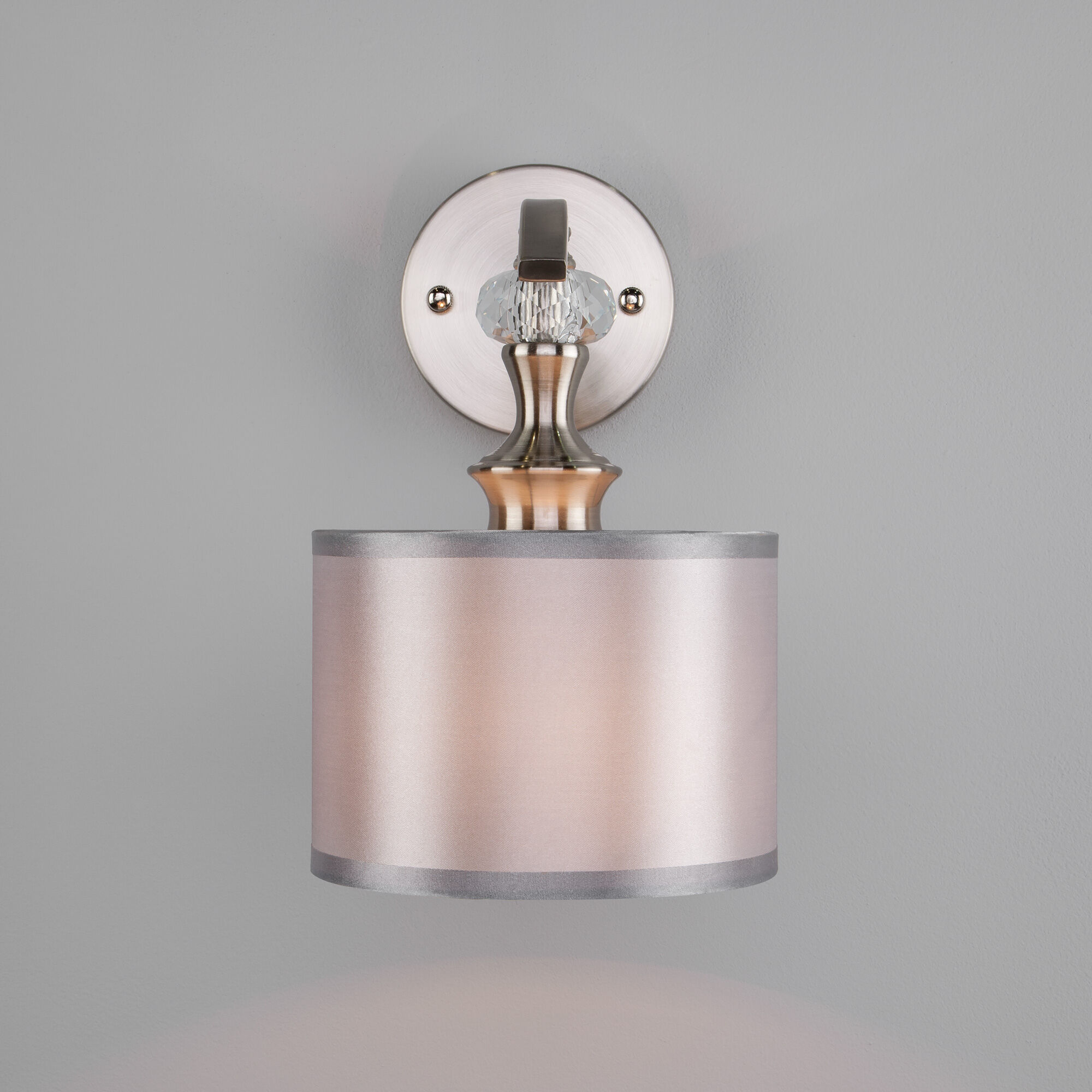 Настенный светильник с тканевым абажуром Eurosvet Ofelia 60070/1 сатин-никель. Фото 3