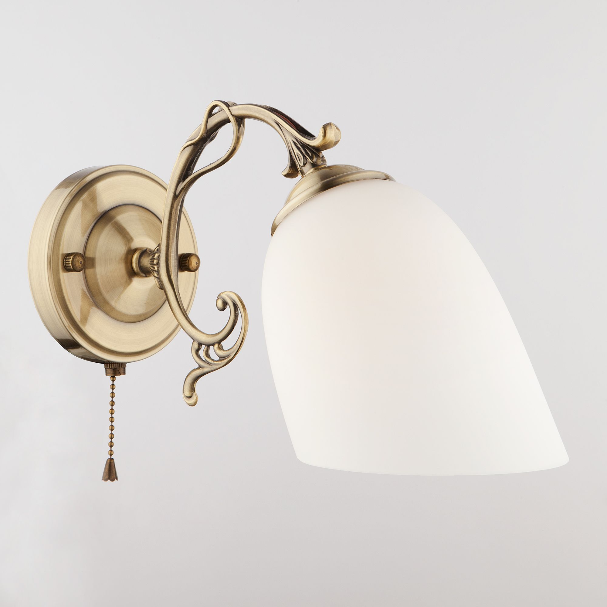 Настенный светильник со стеклянным плафоном Eurosvet Ariele 22010/1 античная бронза. Фото 1
