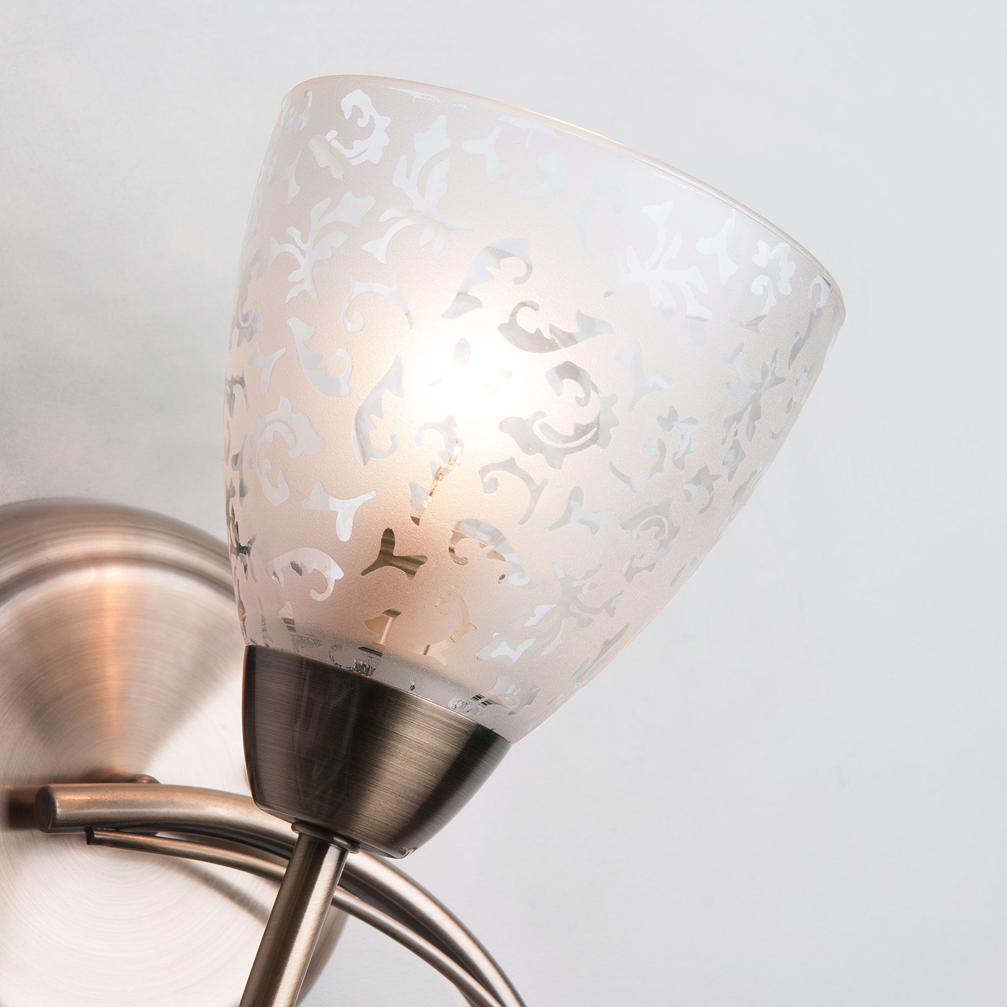 Настенный светильник со стеклянным плафоном Eurosvet Natalie 30130/1 античная бронза. Фото 4