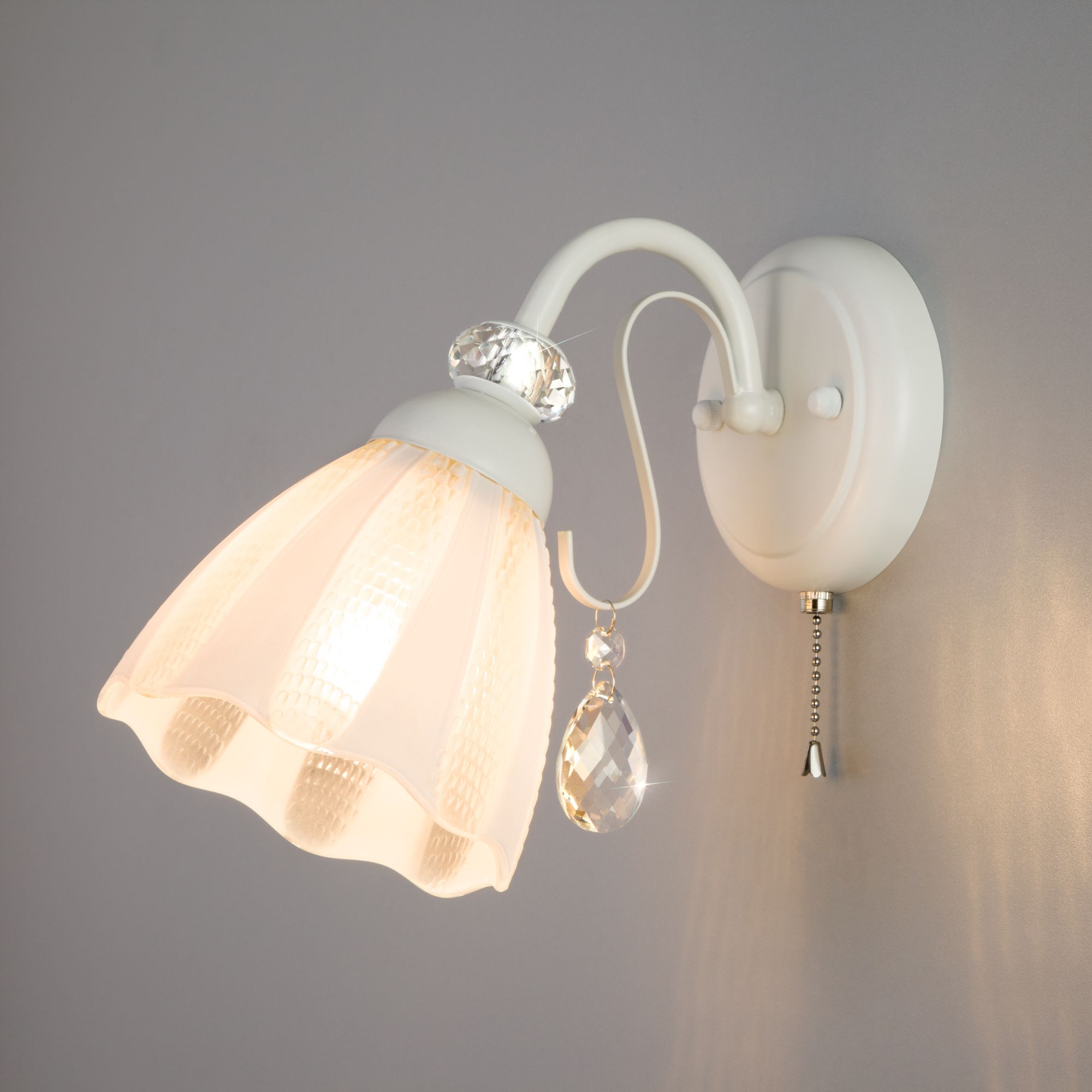 Настенный светильник со стеклянным плафоном Eurosvet Floranse 30155/1 белый. Фото 2