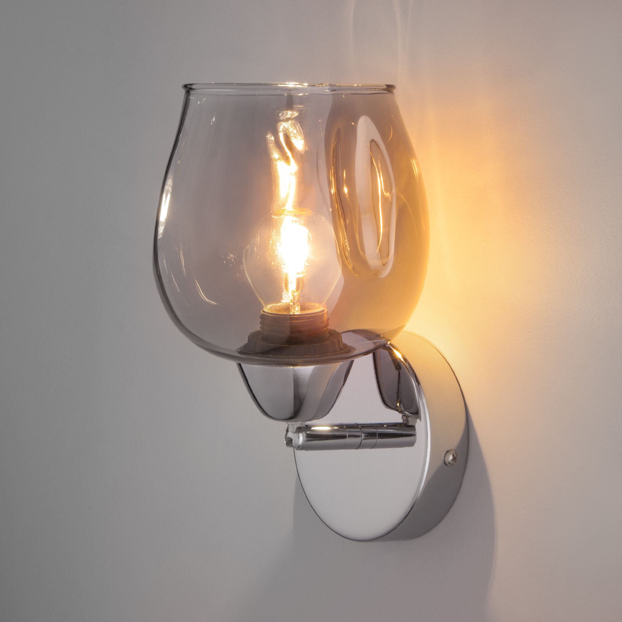 Настенный светильник со стеклянным плафоном Eurosvet Marci 30164/1 хром. Фото 3