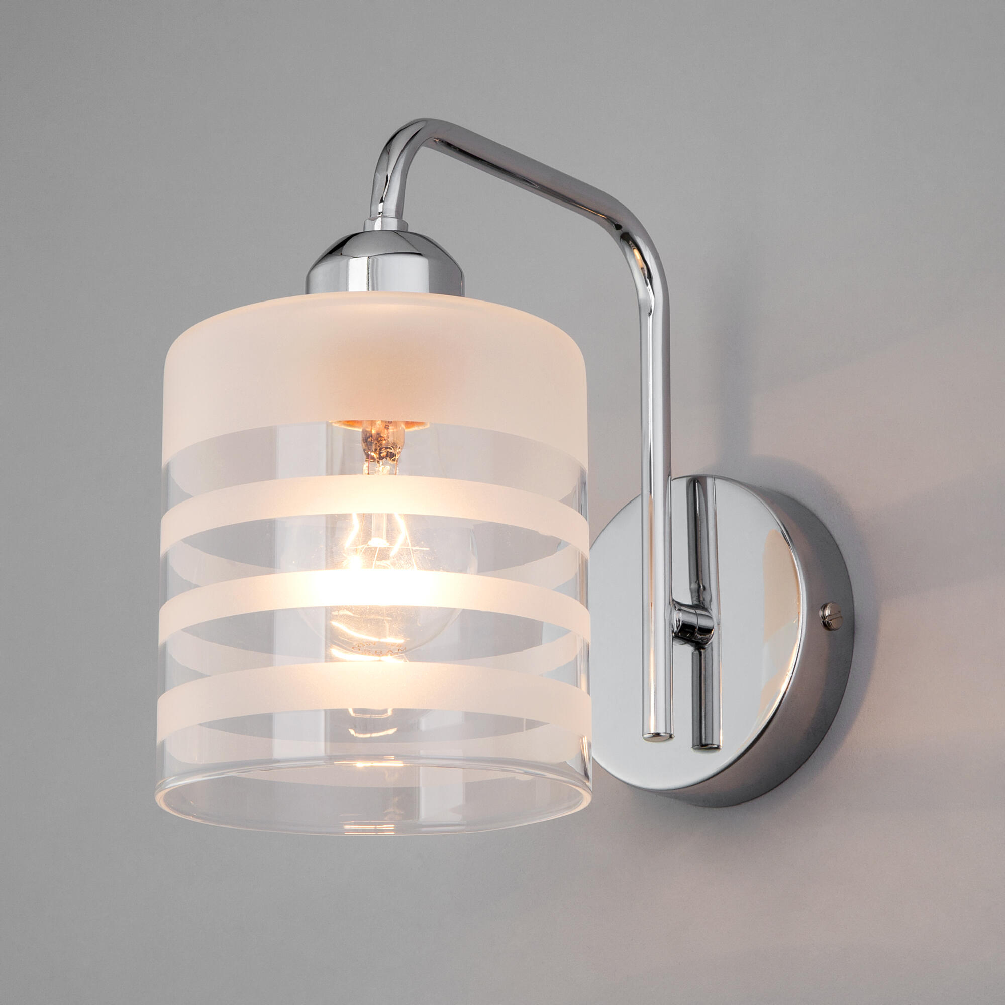 Настенный светильник со стеклянным плафоном Eurosvet Essence 30176/1 хром. Фото 1
