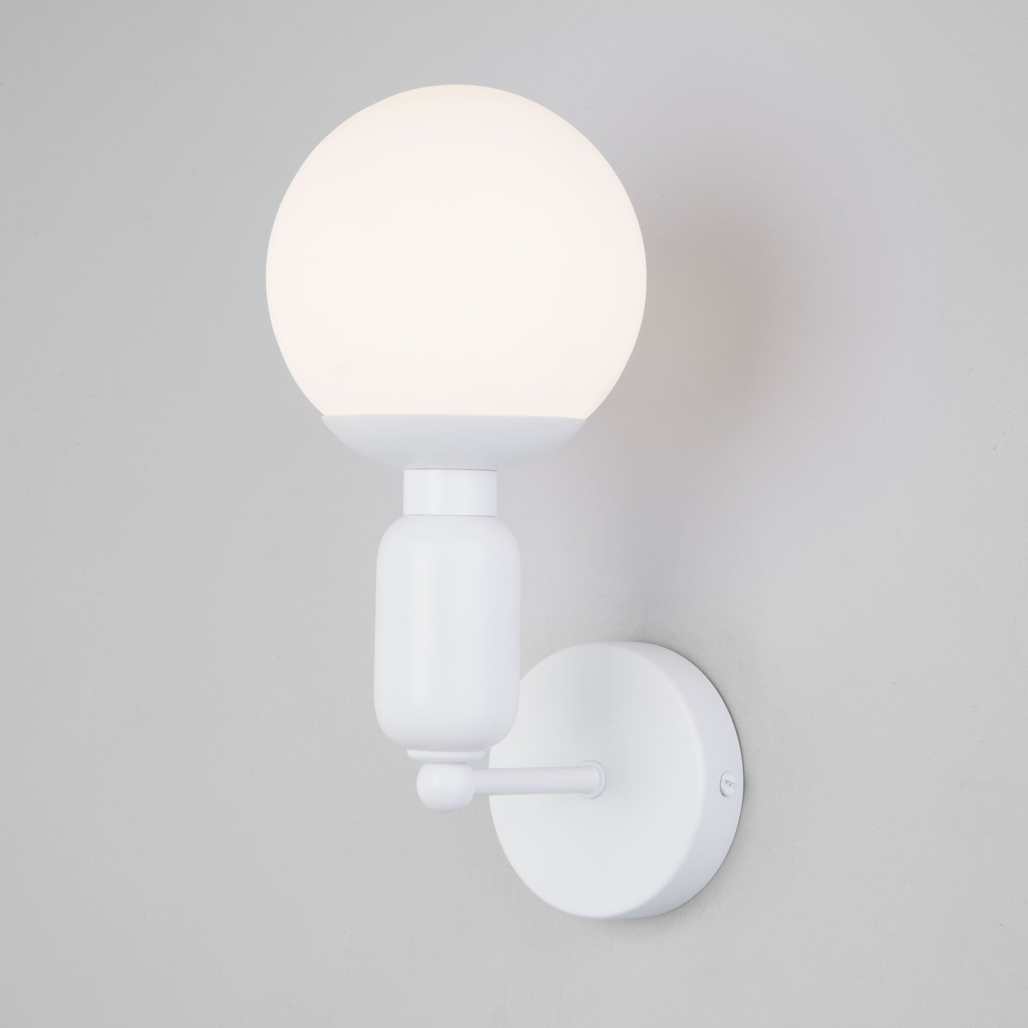 Настенный светильник со стеклянным плафоном Eurosvet Bubble 50251/1 белый. Фото 1