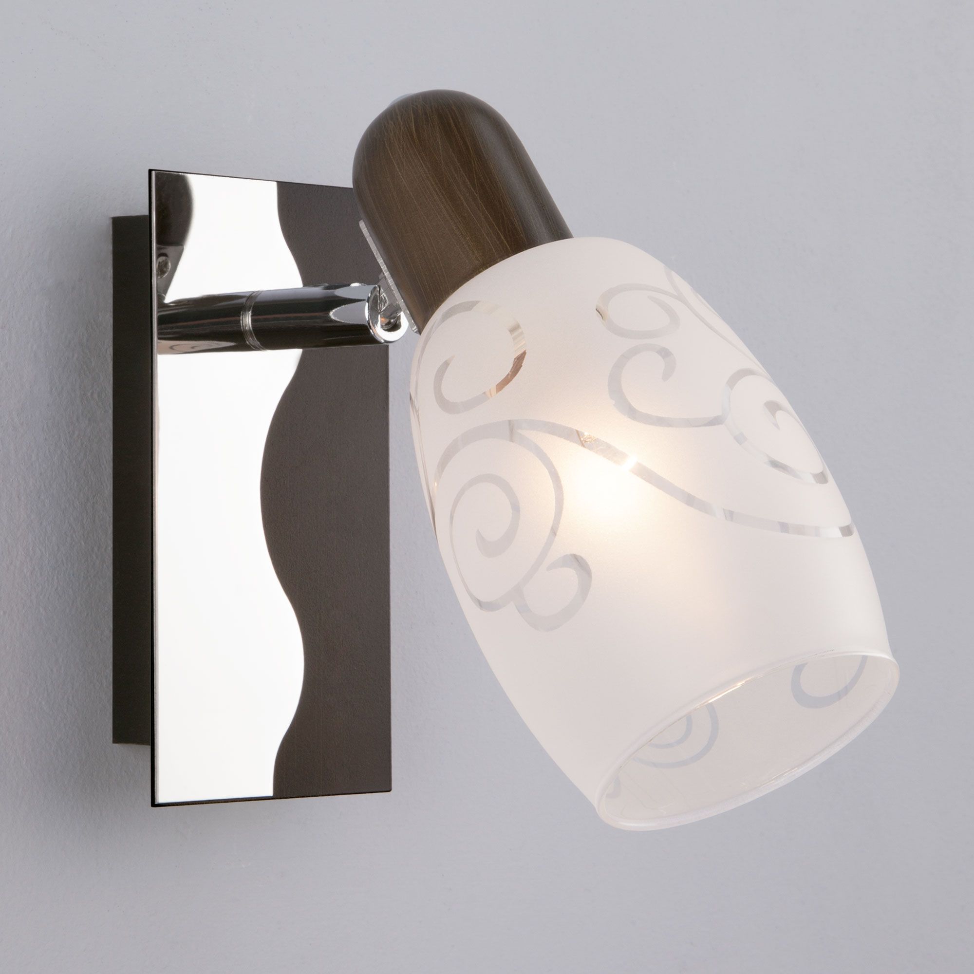Настенный светильник со стеклянным плафоном Eurosvet Andre 60301/1 хром / венге. Фото 1