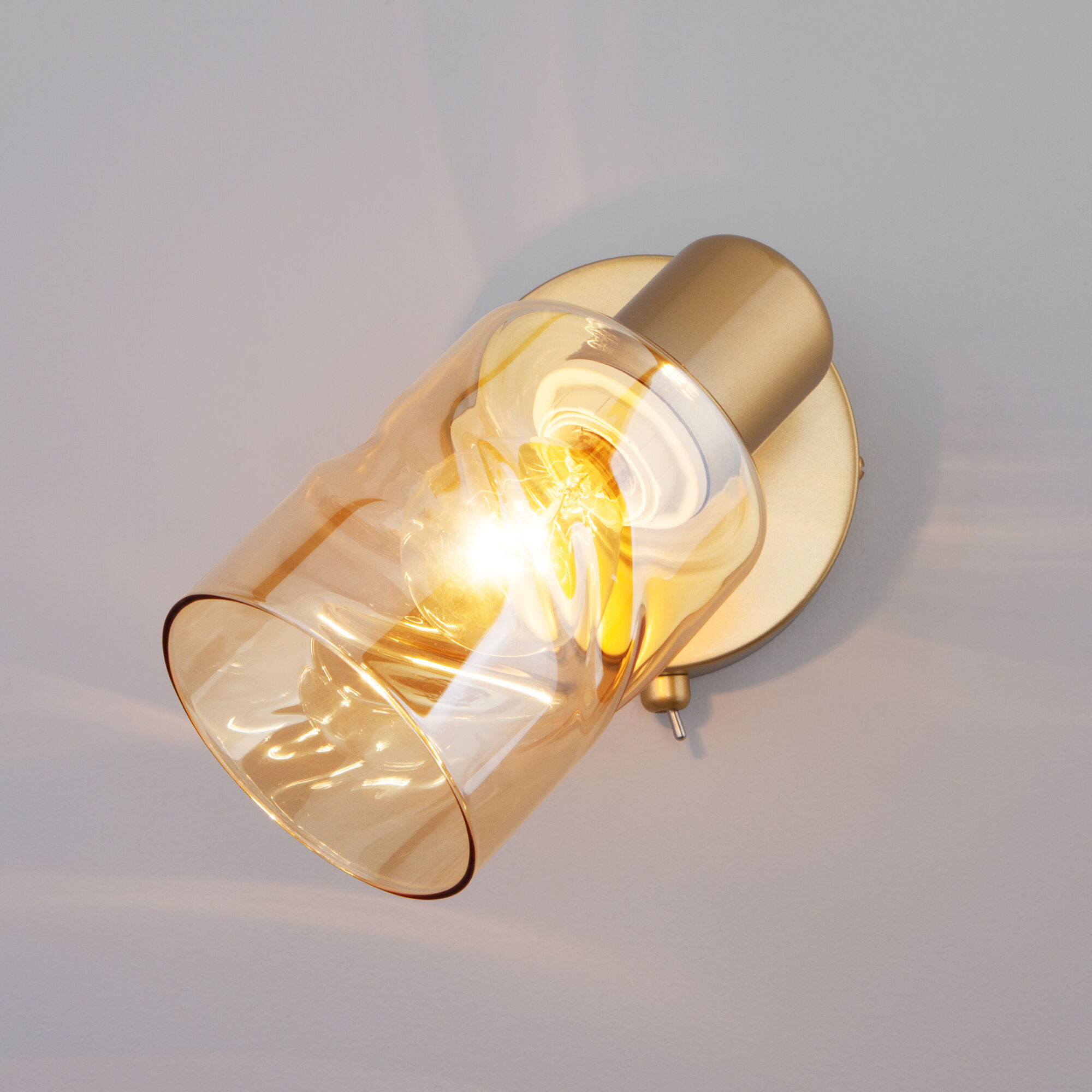 Настенный светильник со стеклянными плафонами Eurosvet Ansa 20120/1 перламутровое золото. Фото 5