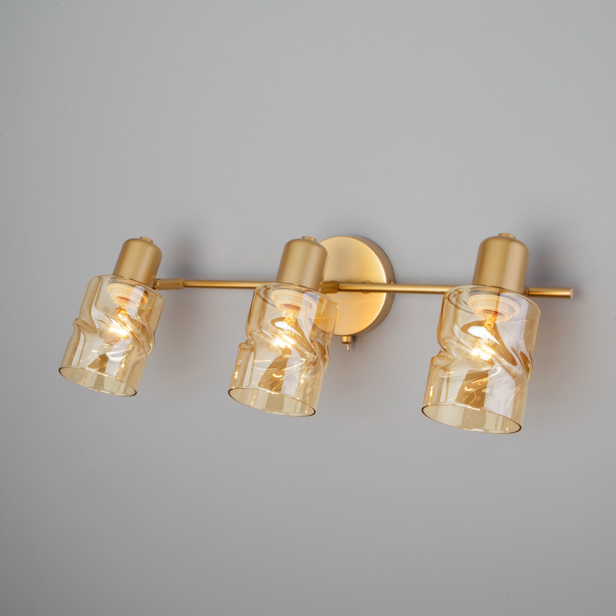 Настенный светильник со стеклянными плафонами Eurosvet Ansa 20120/3 перламутровое золото. Фото 1