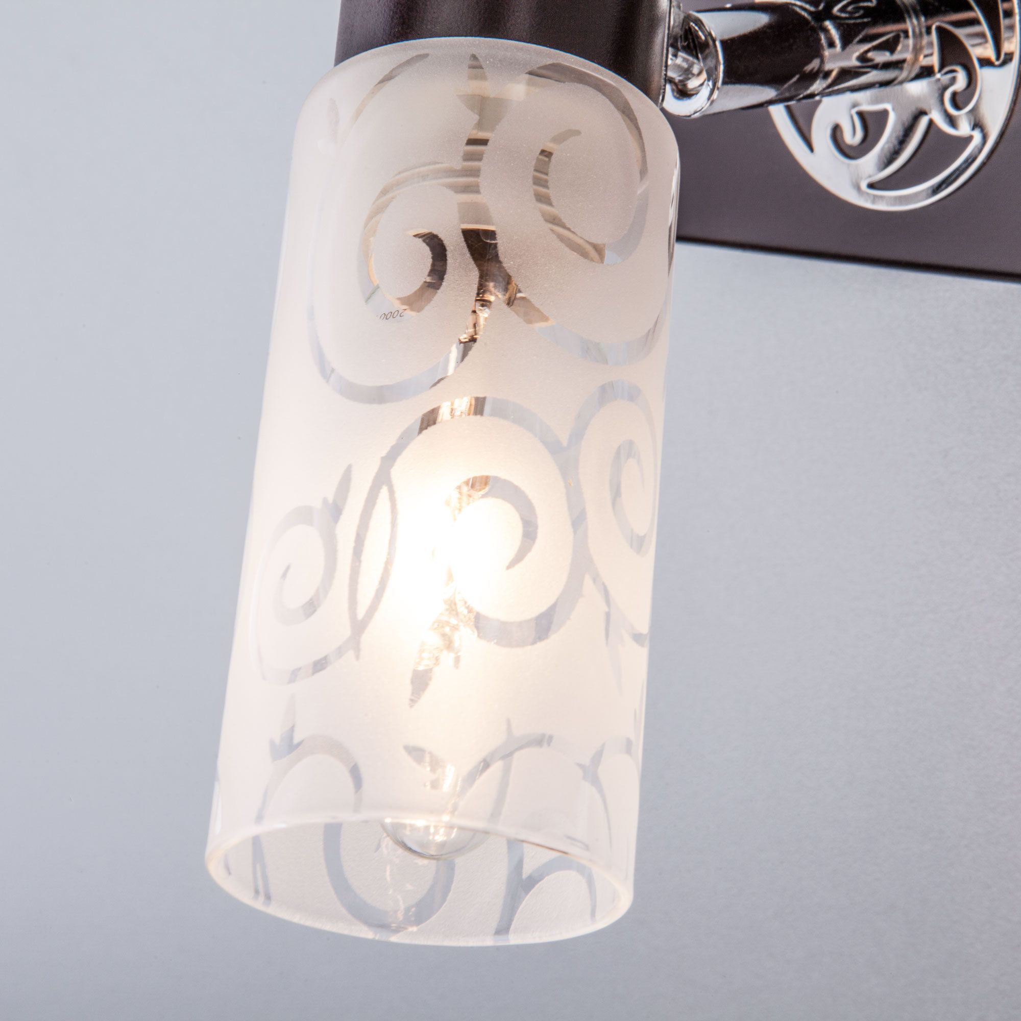Настенный светильник со стеклянными плафонами Eurosvet Astoria 21130/2 хром / венге. Фото 3