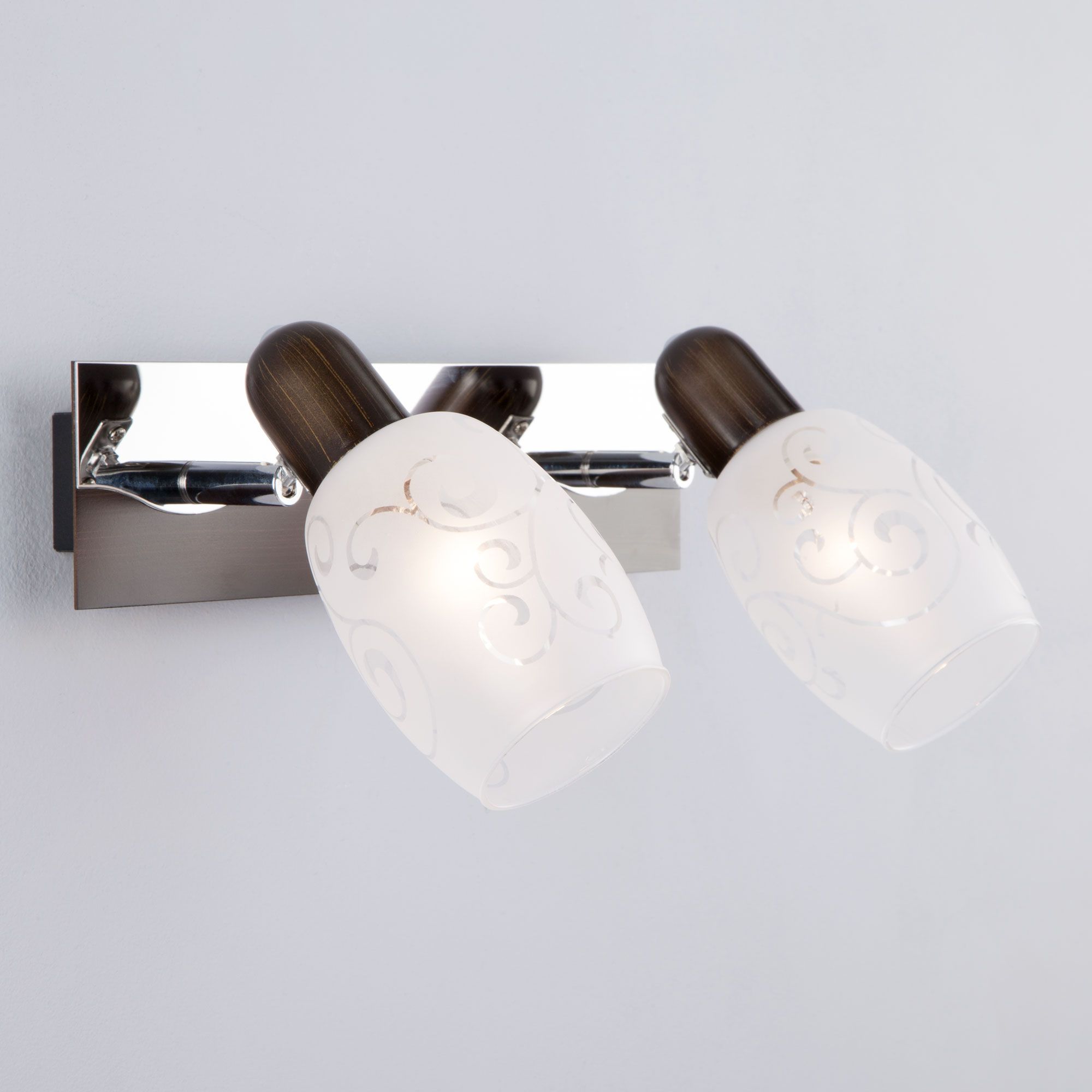 Настенный светильник со стеклянными плафонами Eurosvet Andre 60301/2 хром / венге. Фото 1