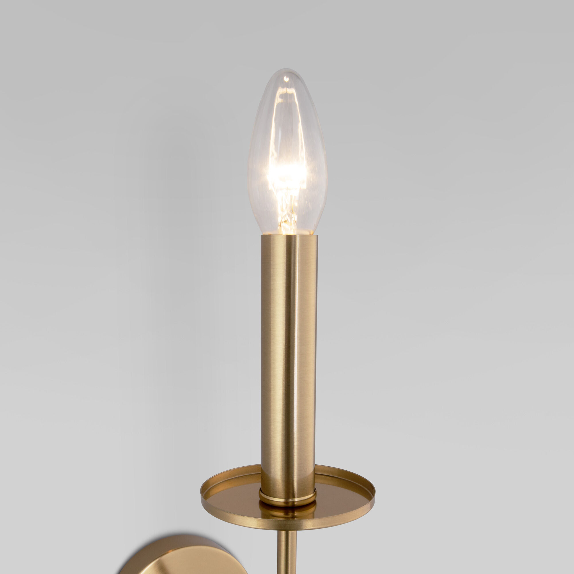 Настенный светильник в классическом стиле Eurosvet Anders 60142/1 латунь. Фото 3