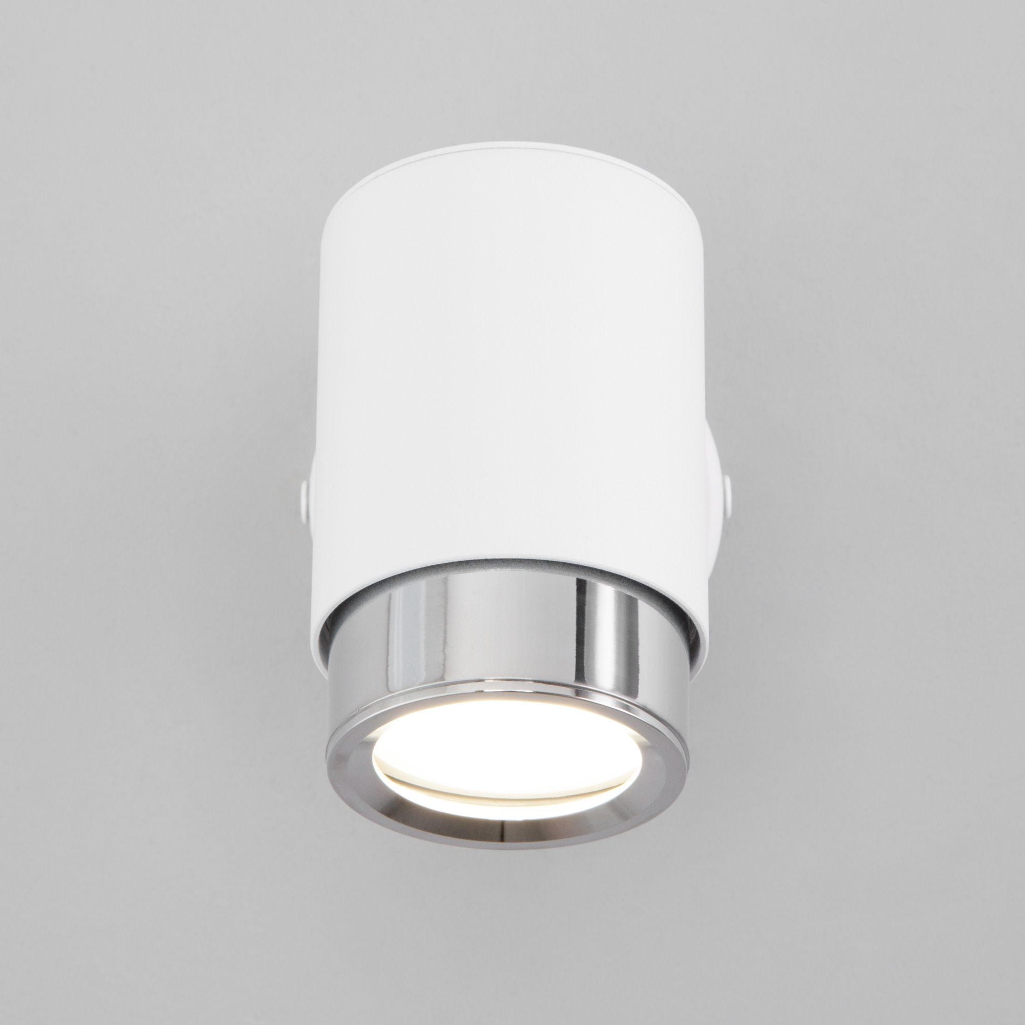 Настенный светильник в стиле лофт Eurosvet Morgan 20124/1 белый/ хром. Фото 2
